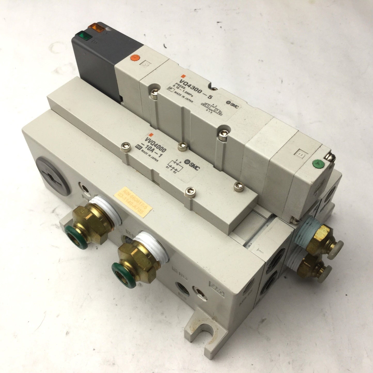 Used Manifold SMC VQ4300-5 Solenoid Valve VVQ4000-10A-1 Throttle Valve Spacer, 5-Port