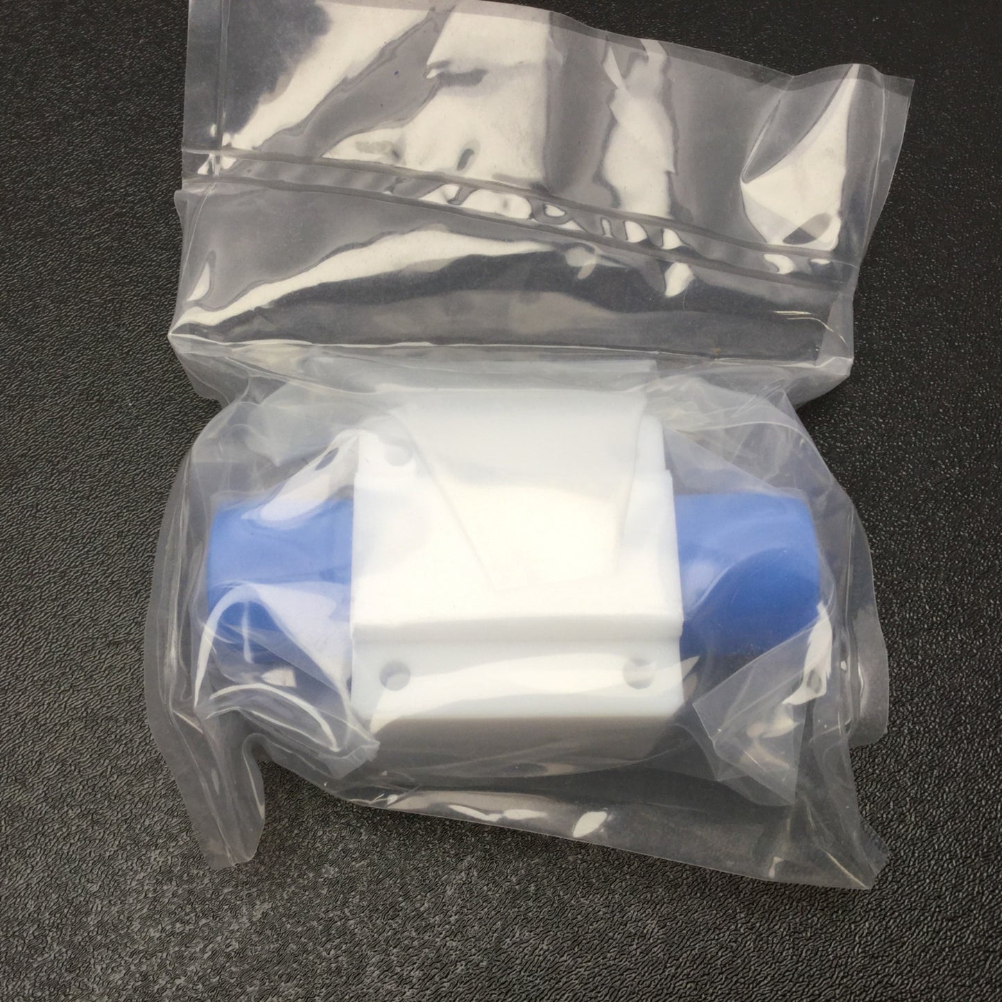 New – Open box Swagelok NXT-1K-DRP81AMGMG Ultrahigh-Purity Fluoropolymer Diaphragm Valve Body