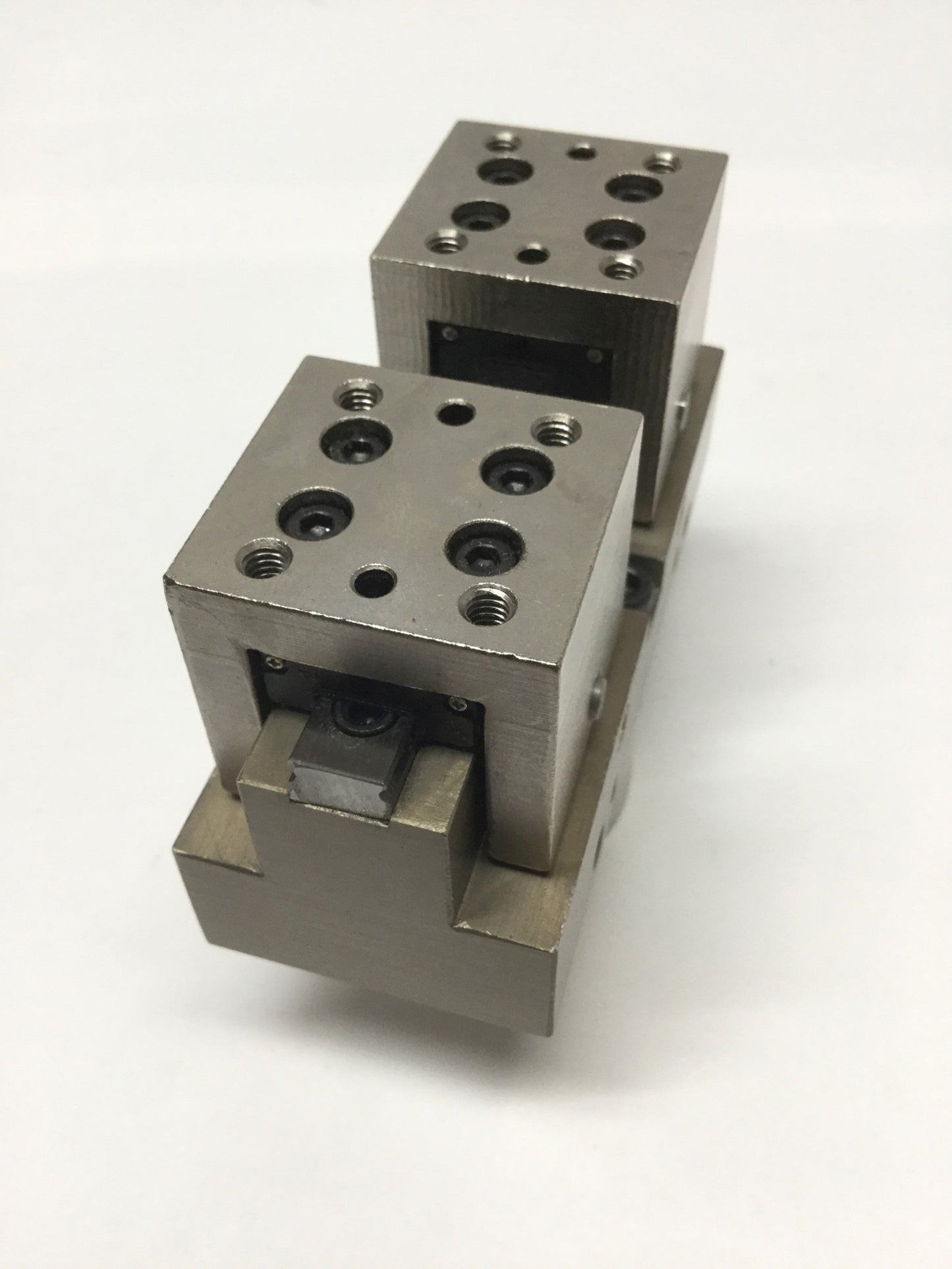 Used Barrington Automation B-1TPX True Parallel Double-Acting Gripper, 0.68" Stroke