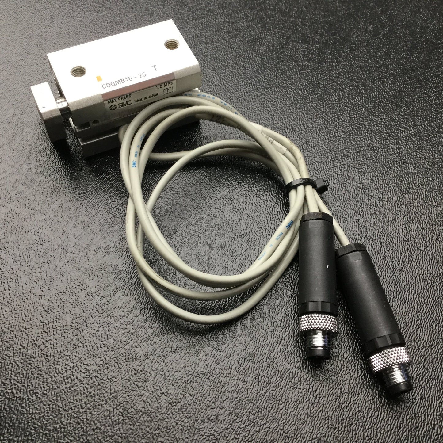 Used SMC CDQMB16-25 Compact Guide Rod Cylinder, Bore: 16mm, Stroke: 25mm, 1.0MPa