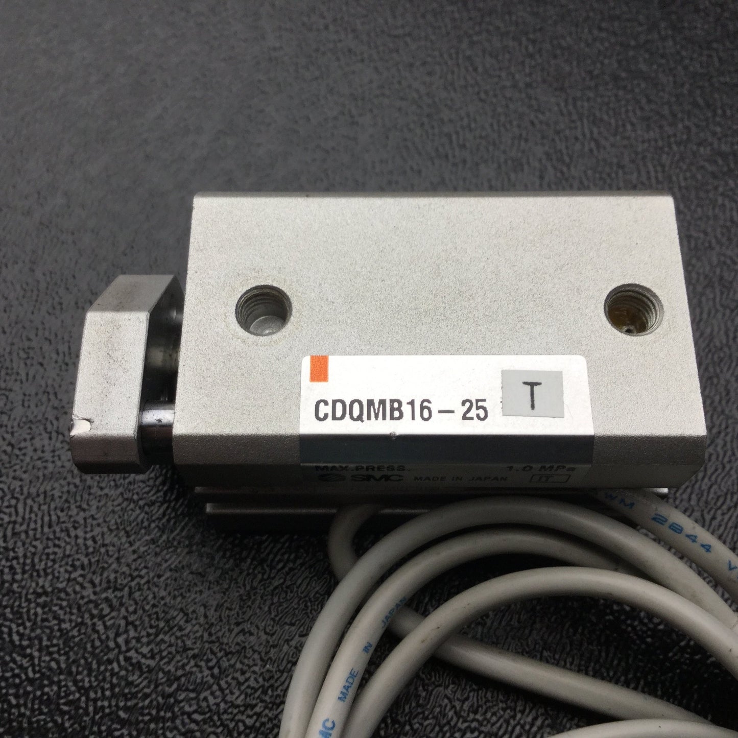 Used SMC CDQMB16-25 Compact Guide Rod Cylinder, Bore: 16mm, Stroke: 25mm, 1.0MPa