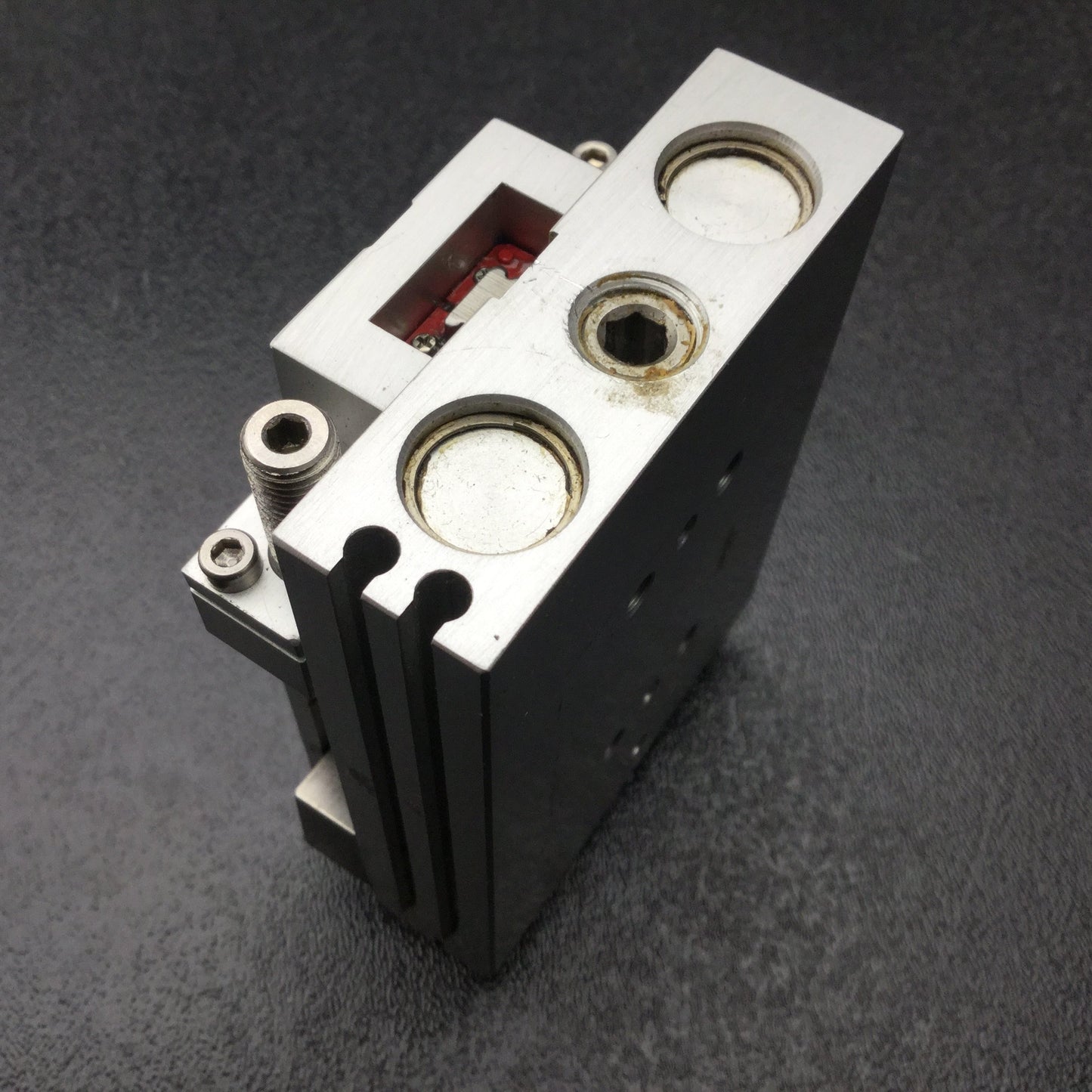 Used PHD STPD1 12X1-AE1-AR-J8-M Precision Pneumatic Actuator M5x0.8 10-32 Stroke: 1"