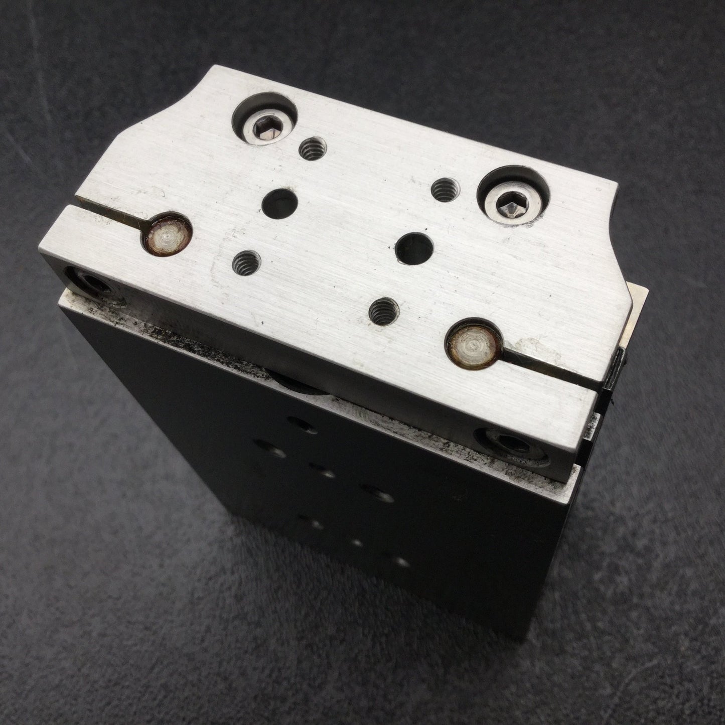 Used PHD STPD1 12X1-AE1-AR-J8-M Precision Pneumatic Actuator M5x0.8 10-32 Stroke: 1"