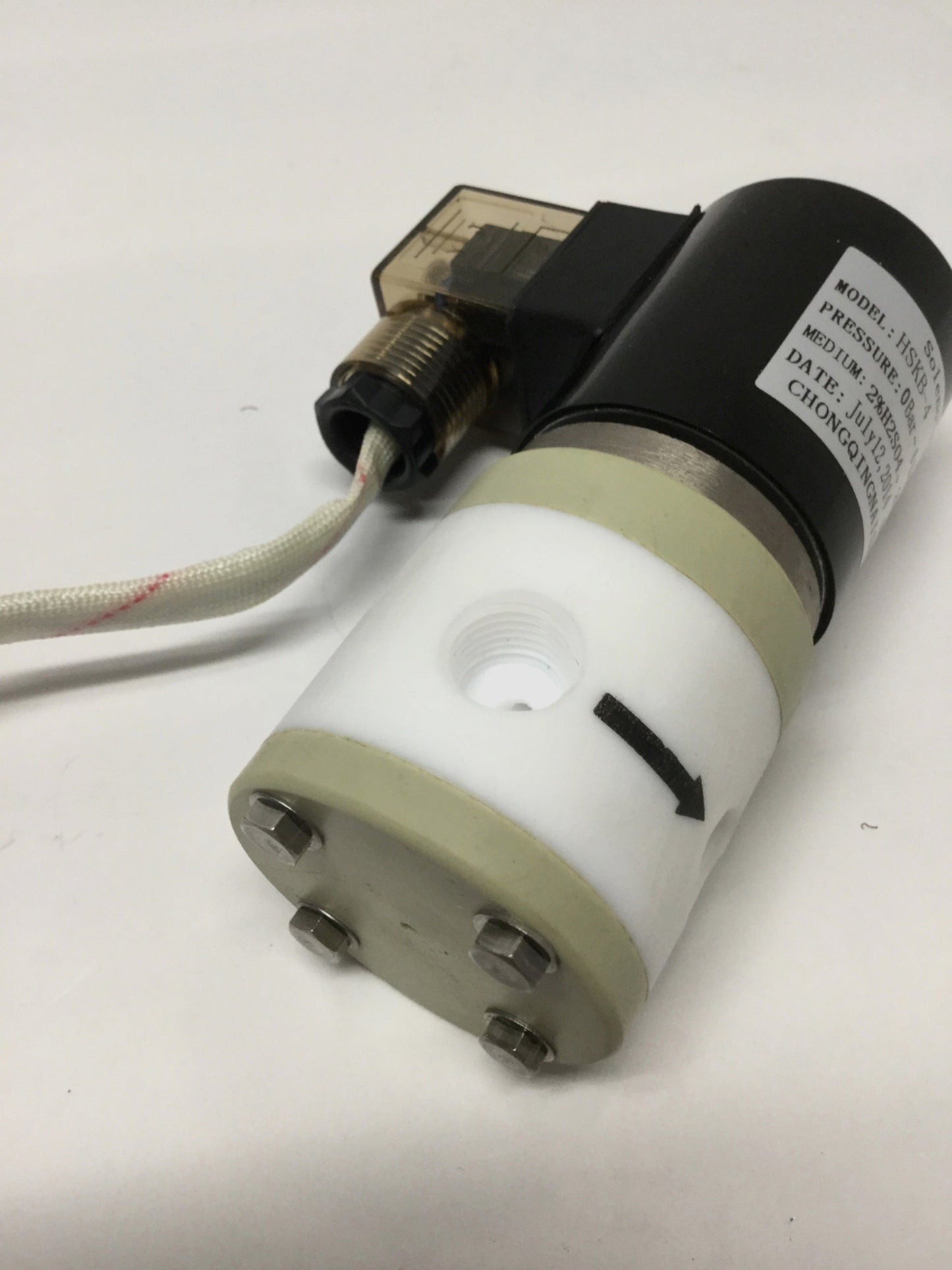 Used Chongqing Naishi HSBK-4 PTFE Solenoid Valve, 3-Way, 0-6Bar, 24VDC Coil, 1/4" NPT