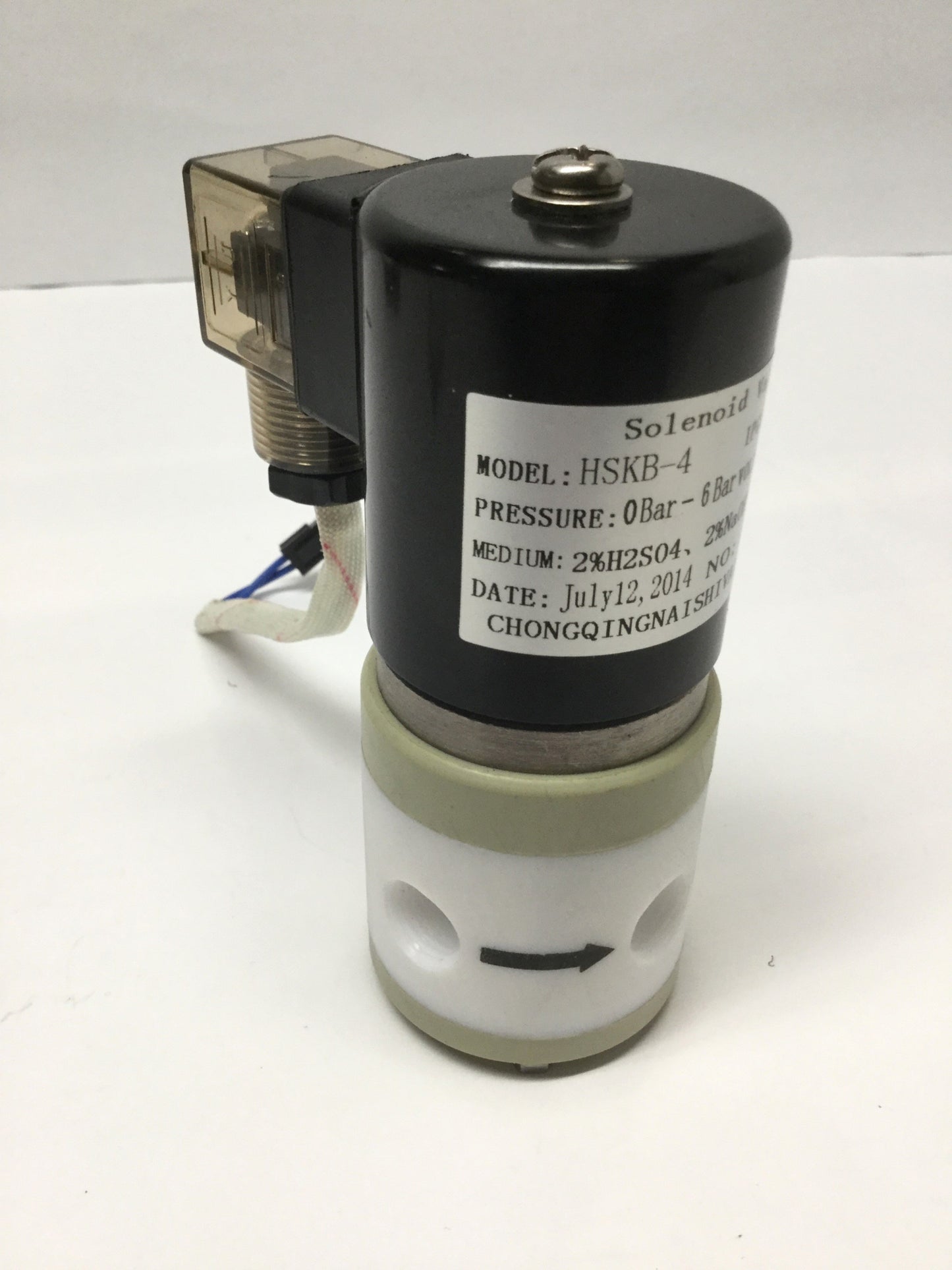 Used Chongqing Naishi HSBK-4 PTFE Solenoid Valve, 3-Way, 0-6Bar, 24VDC Coil, 1/4" NPT