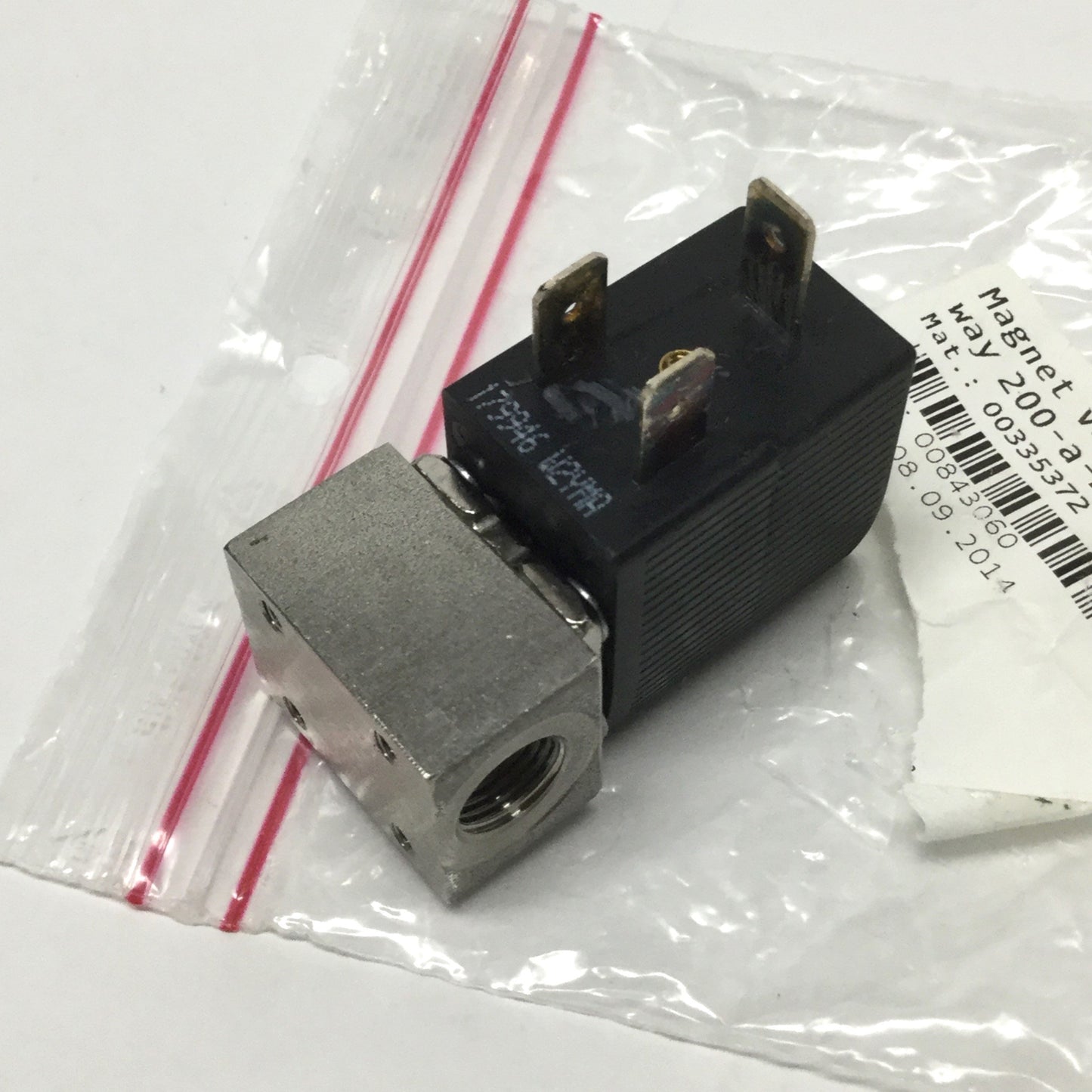 New – Open box Burkert 0200 003353272 2-Way Solenoid Plunger Valve, NBR VA, 24VDC Coil, 0-44psi