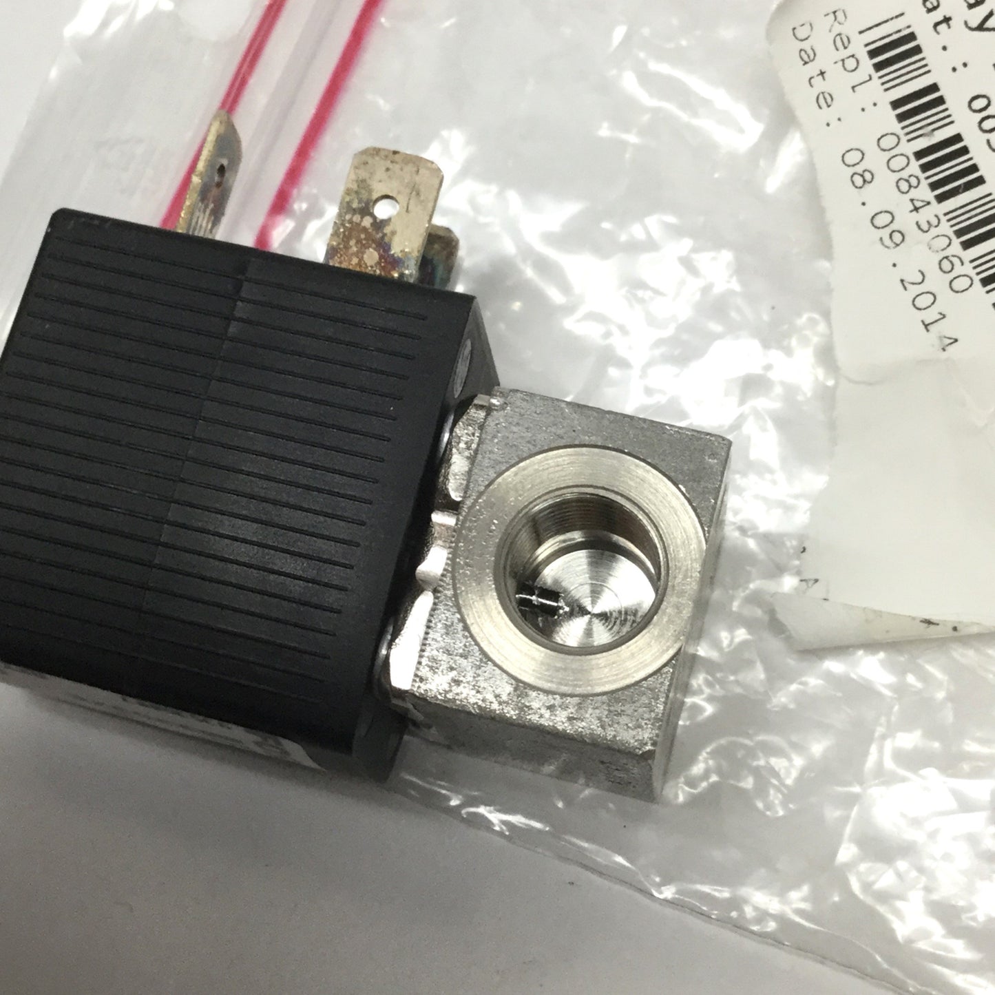 New – Open box Burkert 0200 003353272 2-Way Solenoid Plunger Valve, NBR VA, 24VDC Coil, 0-44psi