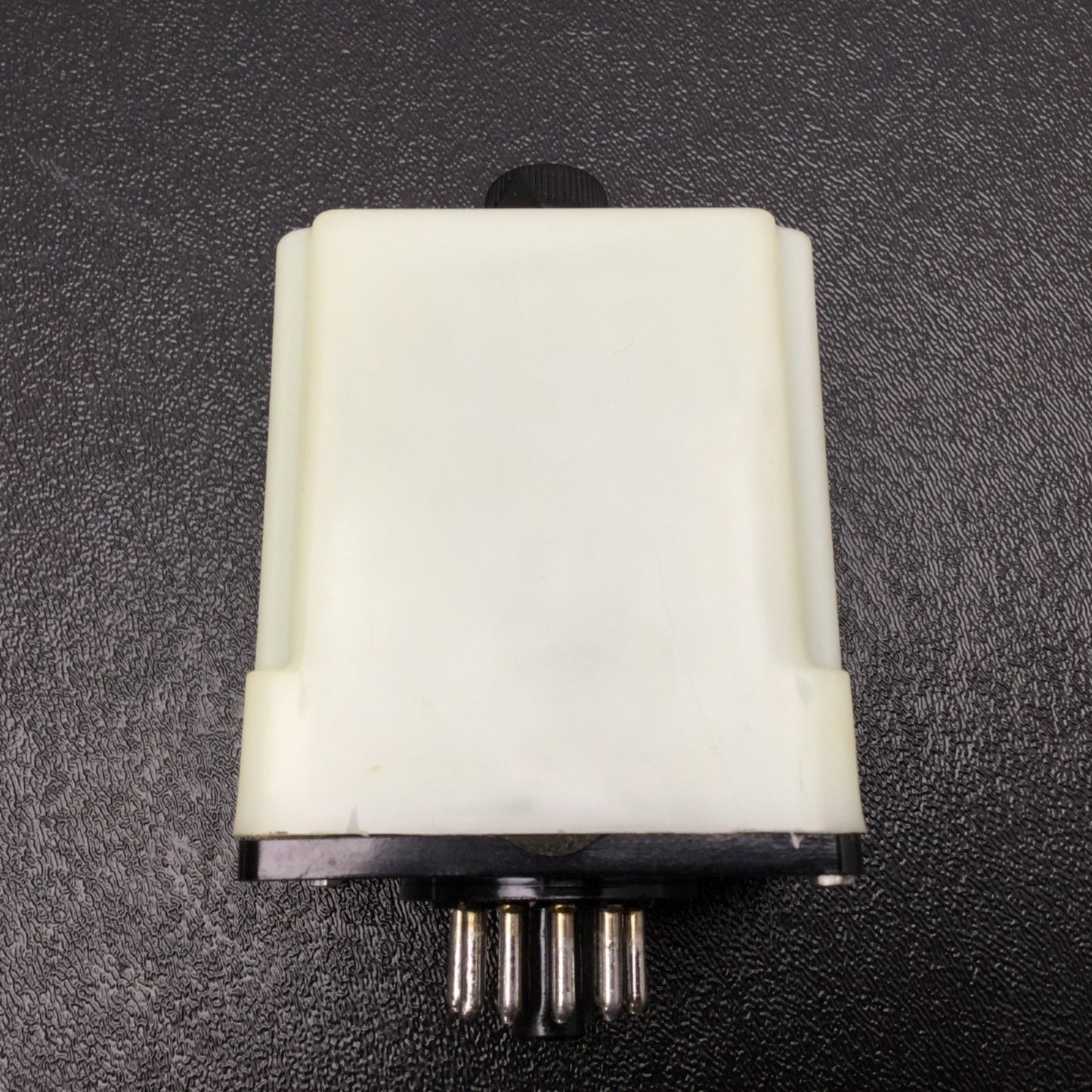 New – Open box Magnecraft 211ACPSRX-1 Solid State Time Delay Relay, 20-32VAC, 1 To 10 Seconds