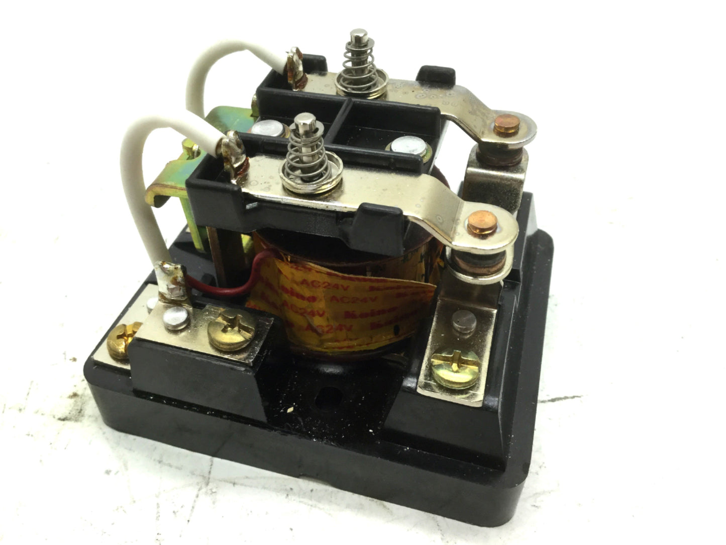Used Tenor Koino KH-101-2A High Power Relay 24VDC 15A 110VAC/30A *Crack