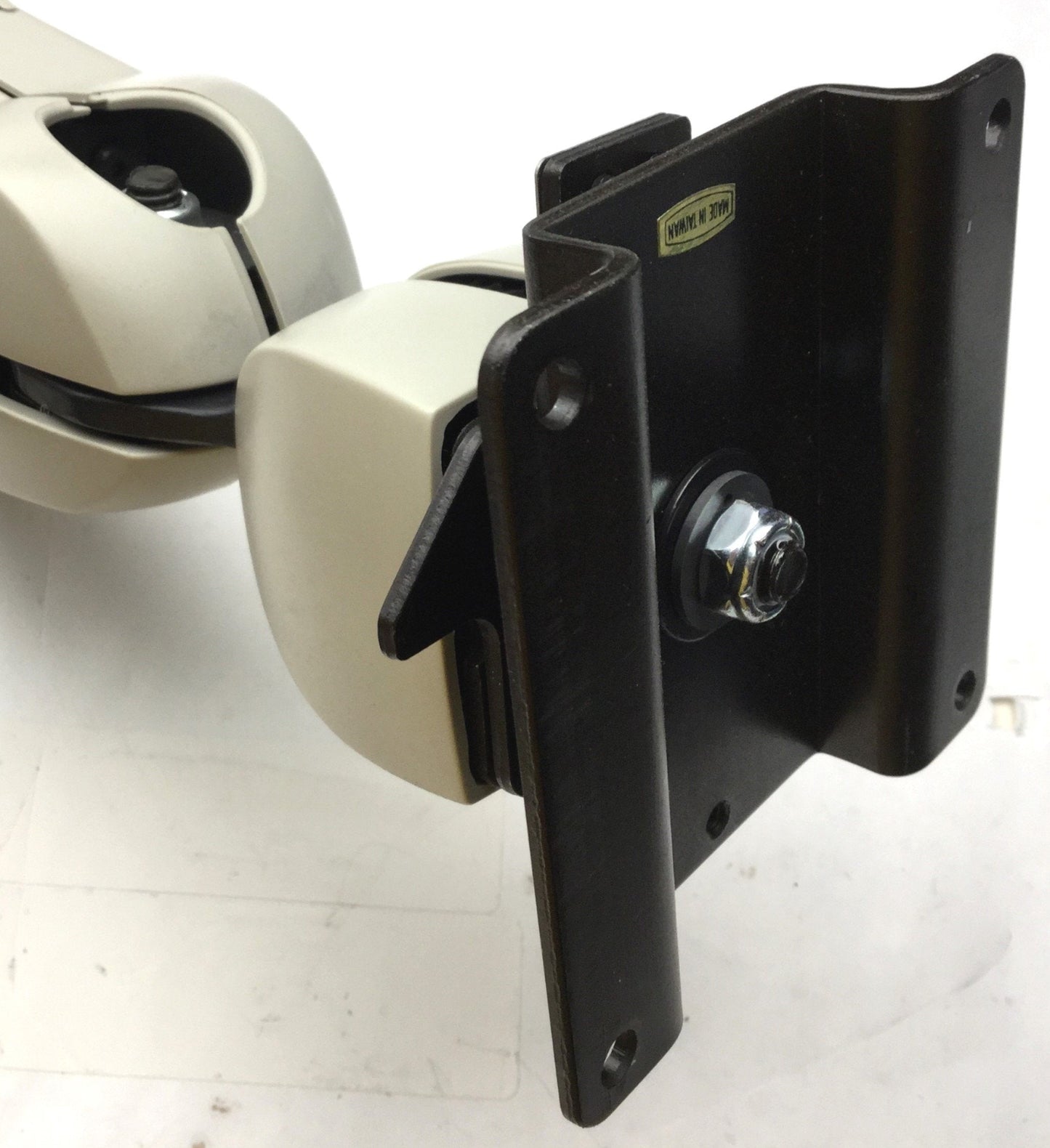 Used Ergotron 45-088-180-02 Monitor Desk Mount & Clamp, 45-088-180-02 Arm, 8" Post