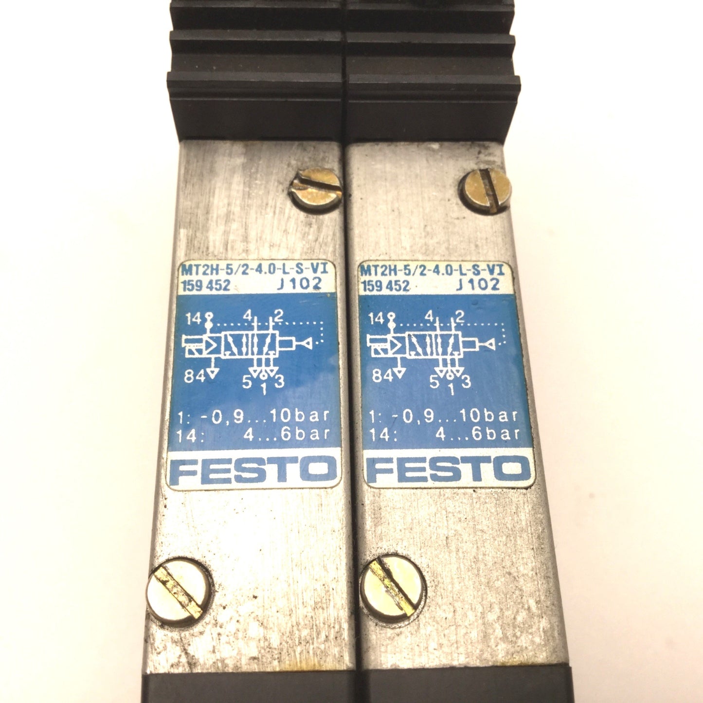 Used 2x Festo MT2H-5/2-4,0-L-S-VI Solenoid Valves On Festo VIGM-03-4,0 Manifold Block