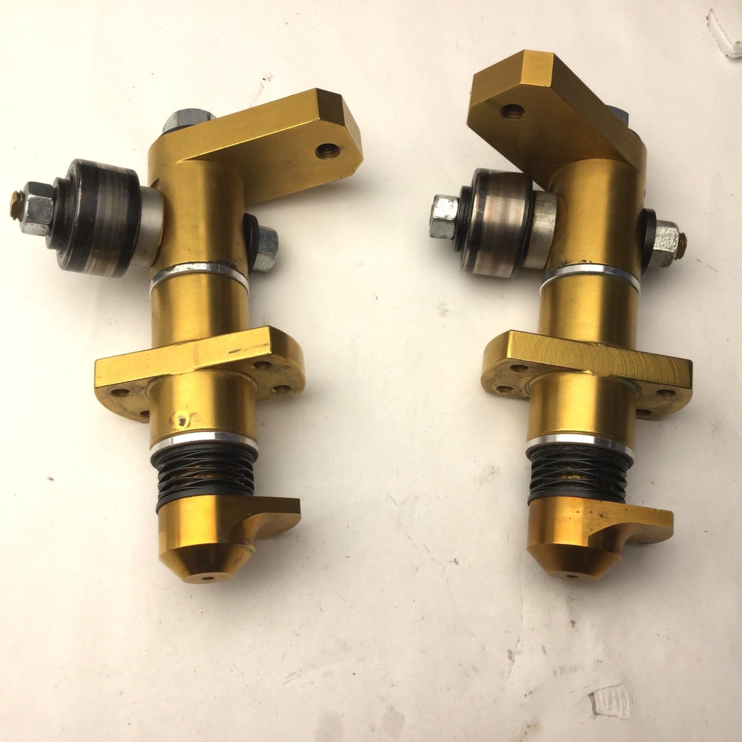 Used Set of 2 Hold Down Roller Clamp Pivot Actuator, 1-3/8" Roller, 1-1/8" to 1-3/16"