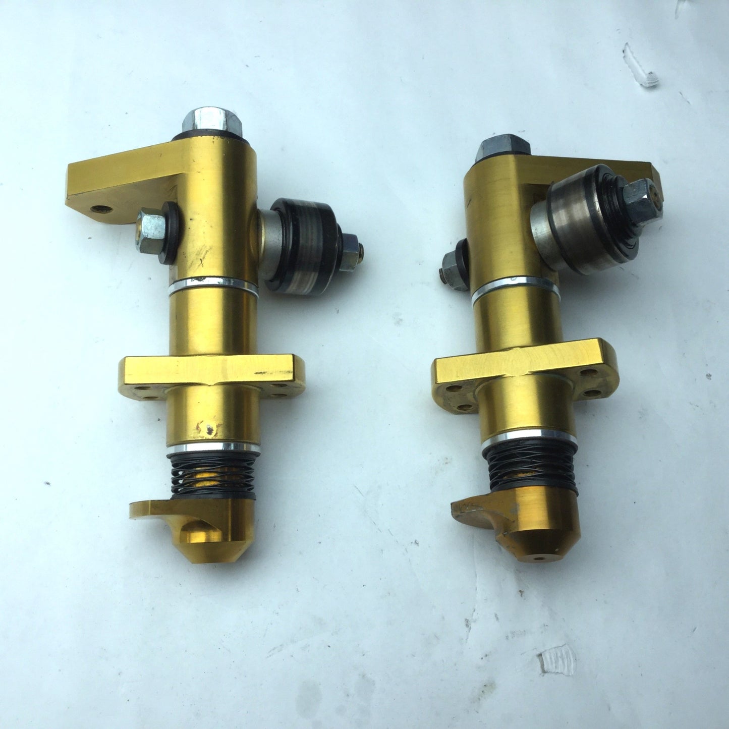 Used Set of 2 Hold Down Roller Clamp Pivot Actuator, 1-3/8" Roller, 1-1/8" to 1-3/16"