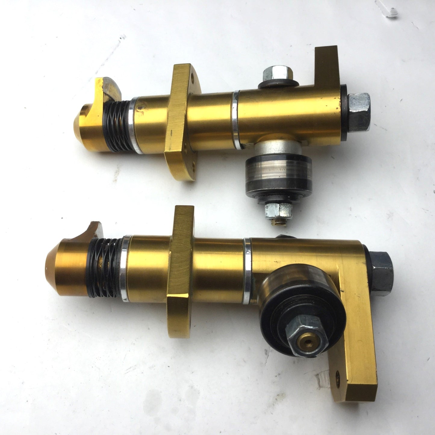 Used Set of 2 Hold Down Roller Clamp Pivot Actuator, 1-3/8" Roller, 1-1/8" to 1-3/16"