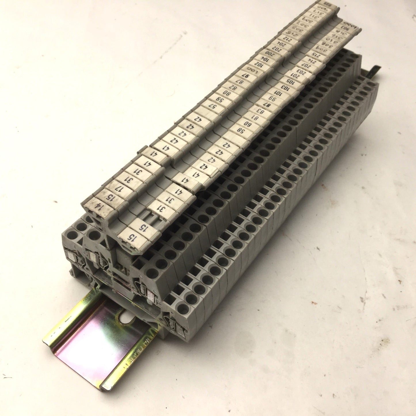 Used Lot of 34 Wago 280 Clamp Terminal Blocks, 300V, 20A, 26-14AWG, 2,5mm²