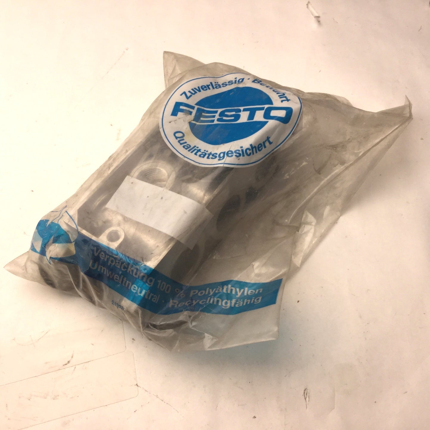 New Festo NAV-1/2-3C-ISO Manifold Sub-Base, Series: 04.91, G1/2 Body, Aluminum