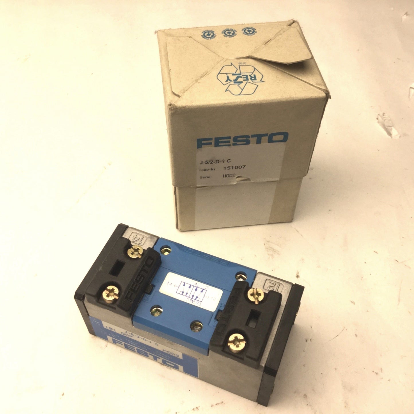 New – Open box Festo J-5/2-D-1 C Bistable Pneumatic Piston Gate Valve, -0.9 to 16 Bar