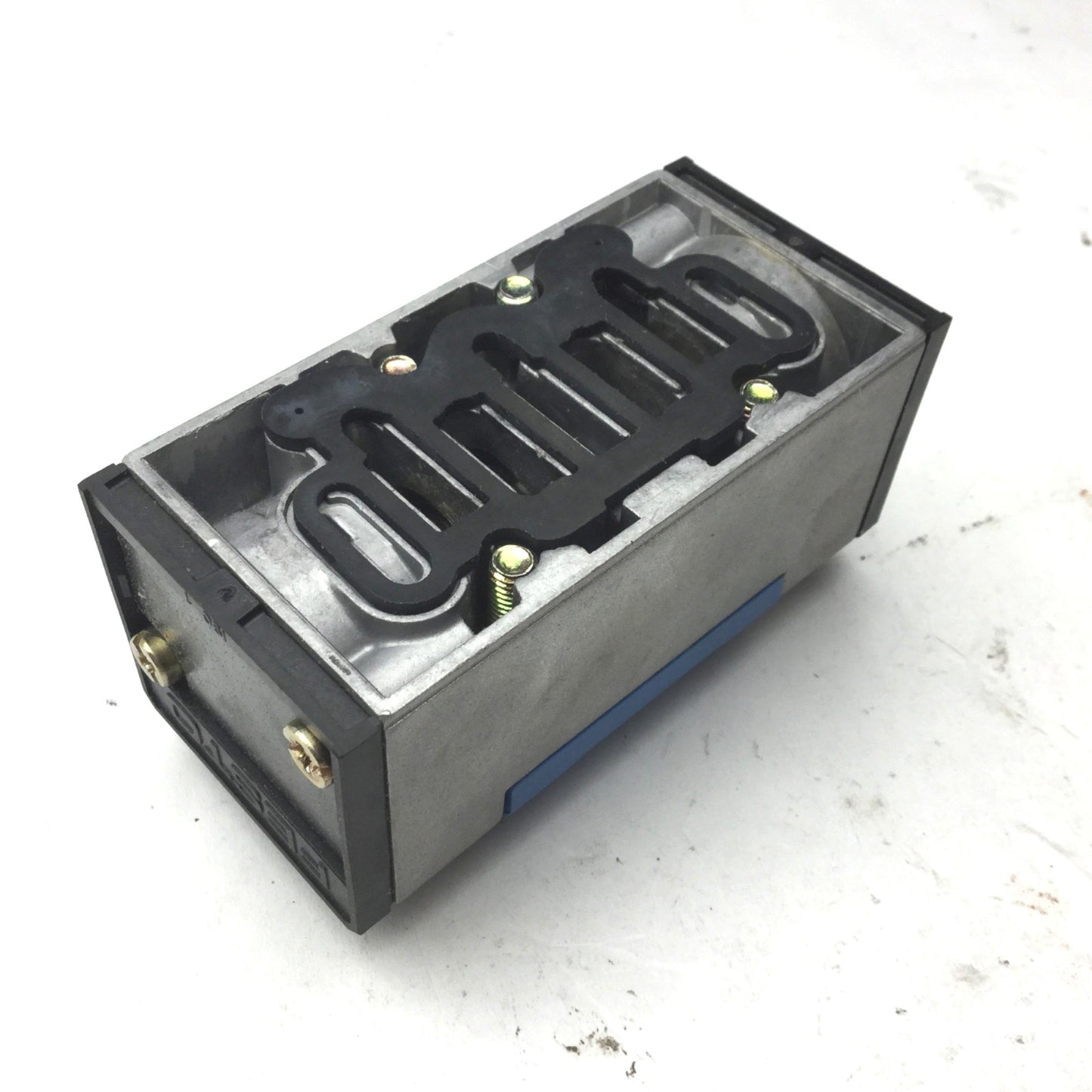 New – Open box Festo J-5/2-D-1 C Bistable Pneumatic Piston Gate Valve, -0.9 to 16 Bar