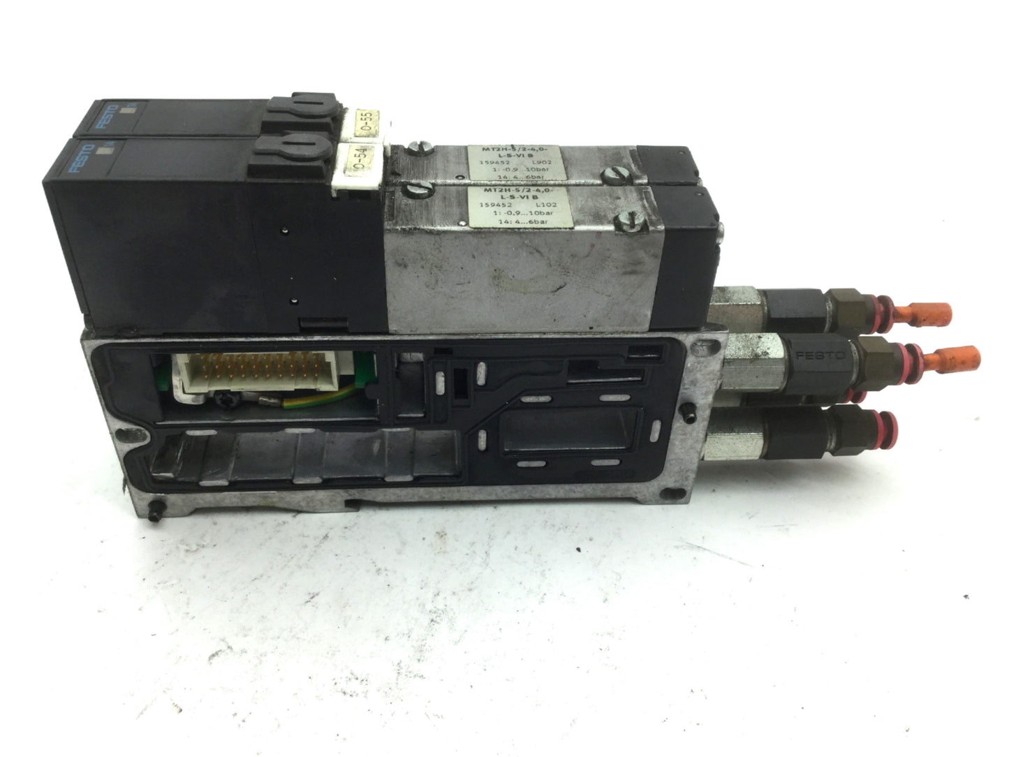 Used 2x Festo MT2H-5/2-4.0-L-S-VI Solenoid Valves On Festo VIGM-03-4.0 Manifold Block