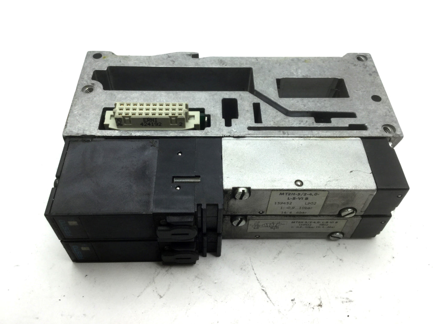 Used 2x Festo MT2H-5/2-4.0-L-S-VI Solenoid Valves, On VIGM-03-4.0 Manifold Block