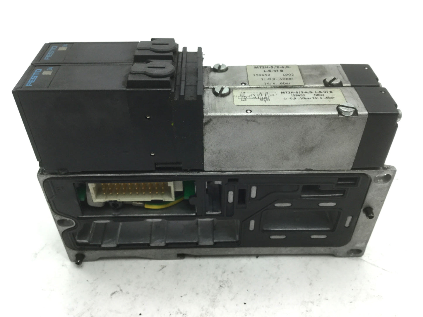 Used 2x Festo MT2H-5/2-4.0-L-S-VI Solenoid Valves, On VIGM-03-4.0 Manifold Block