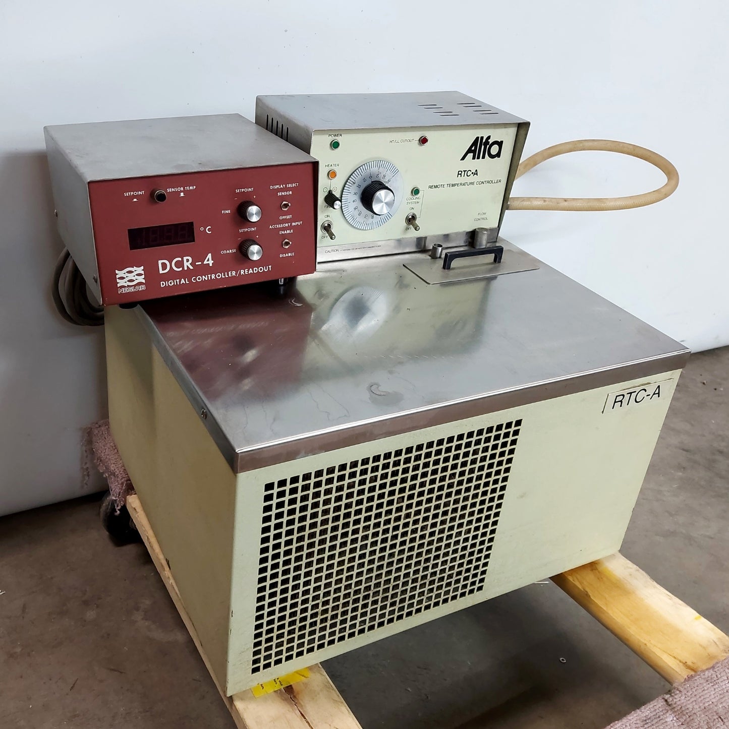 Used Neslab 600183 Alfa RTC-A Recirculating Bath -30-100℃ 115VAC w/Digital Controller