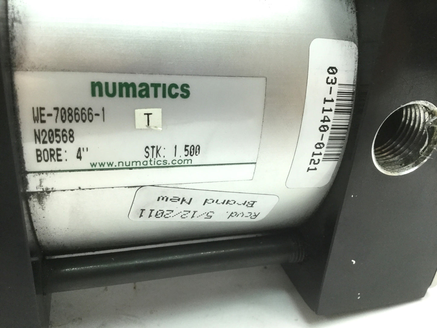 Used Numatics WE-708666-1 Double Ended Cylinder Bore: 4" Stroke: 1.5" Rod: 1" SH6-021