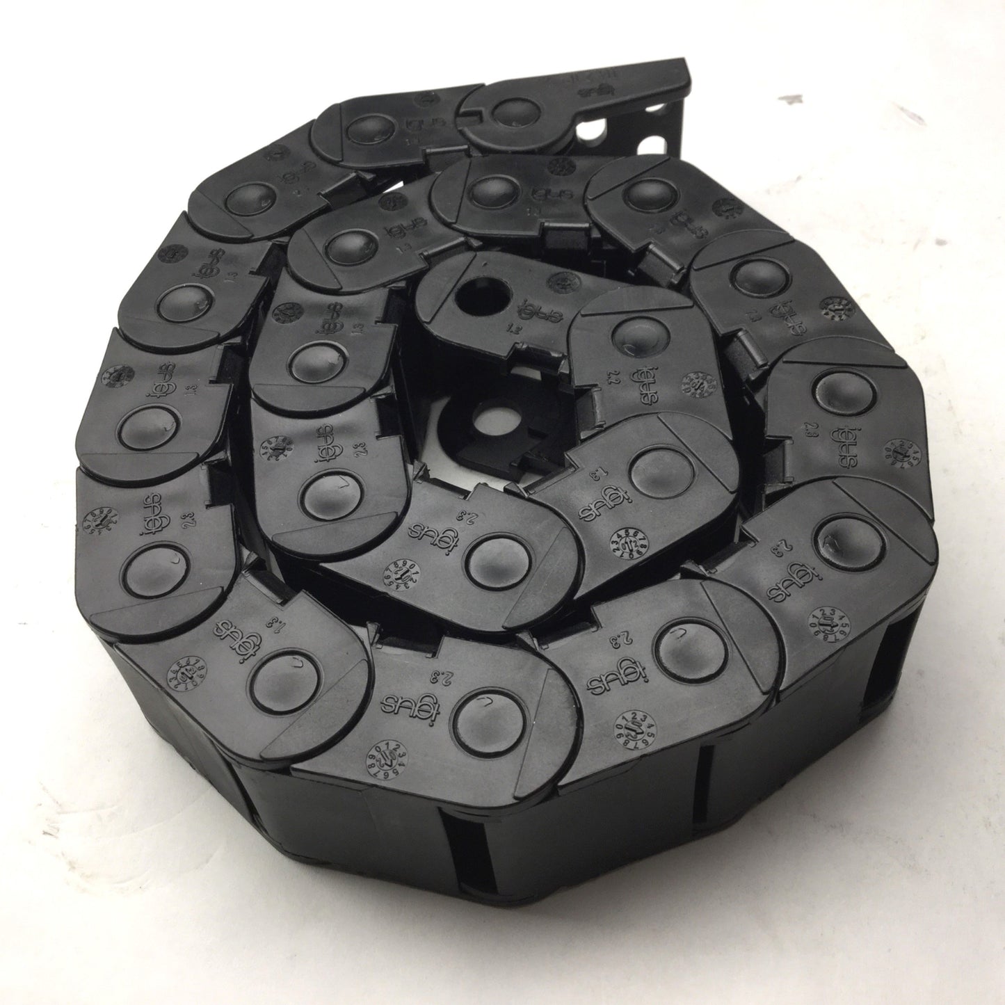 Used Igus 14.2.028 Cable Carrier/Energy Chain (W) 1-3/8" x (H) 1" x (L) 24", 20 Links