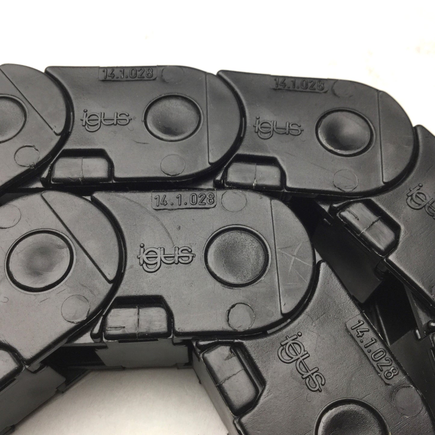 Used Igus 14.1.028 Energy E-Chain Cable Carrier 1" (W) x 1" (H) x 28" (L) 21 Links
