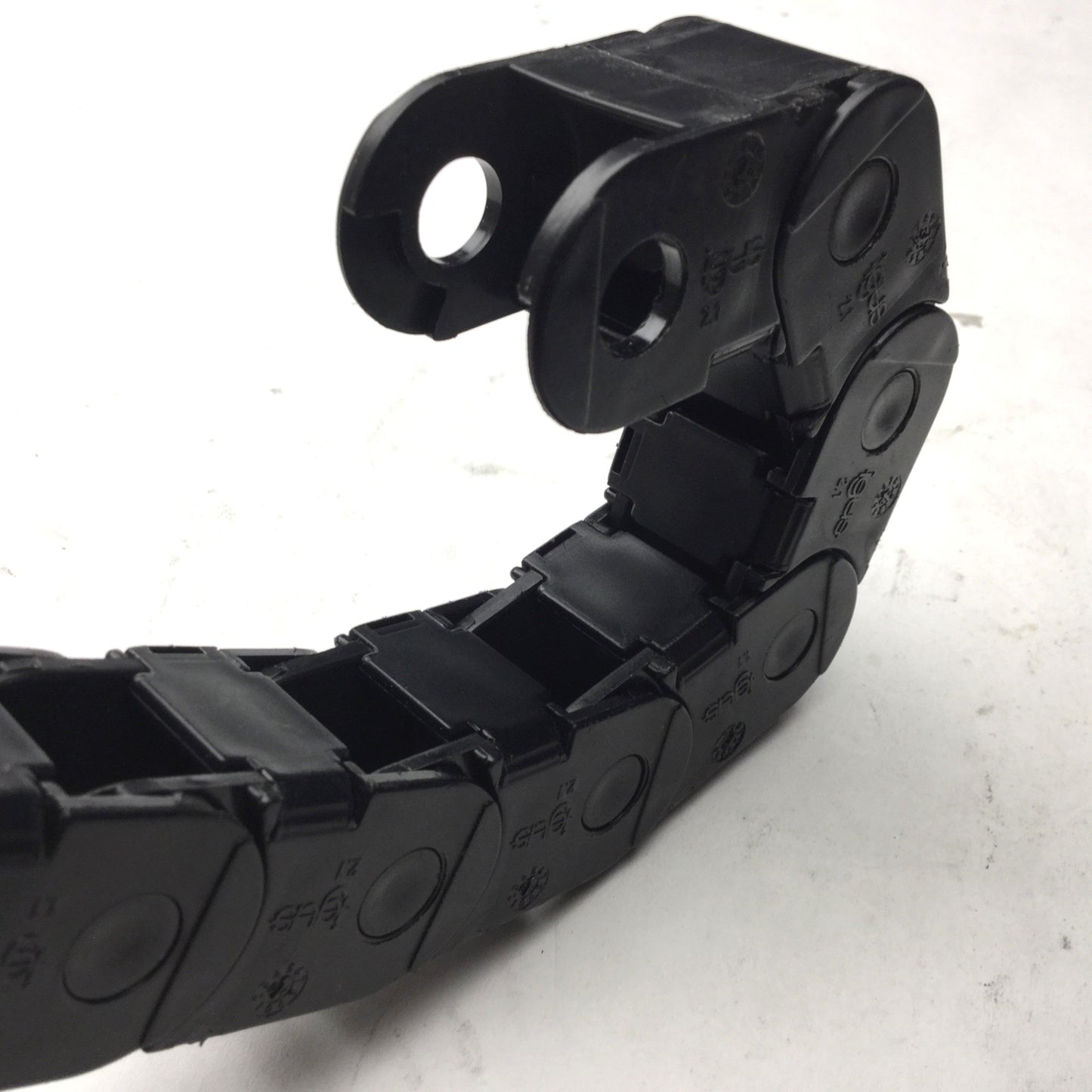 Used Igus 14.1.028 Energy E-Chain Cable Carrier 1" (W) x 1" (H) x 28" (L) 21 Links