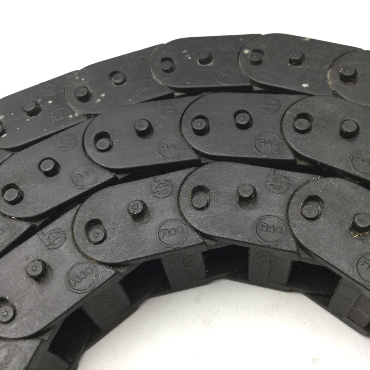 Used Igus R40 Energy Chain, 55 Links Long, 11/16" Wide, 9/16" Height, 40" Length