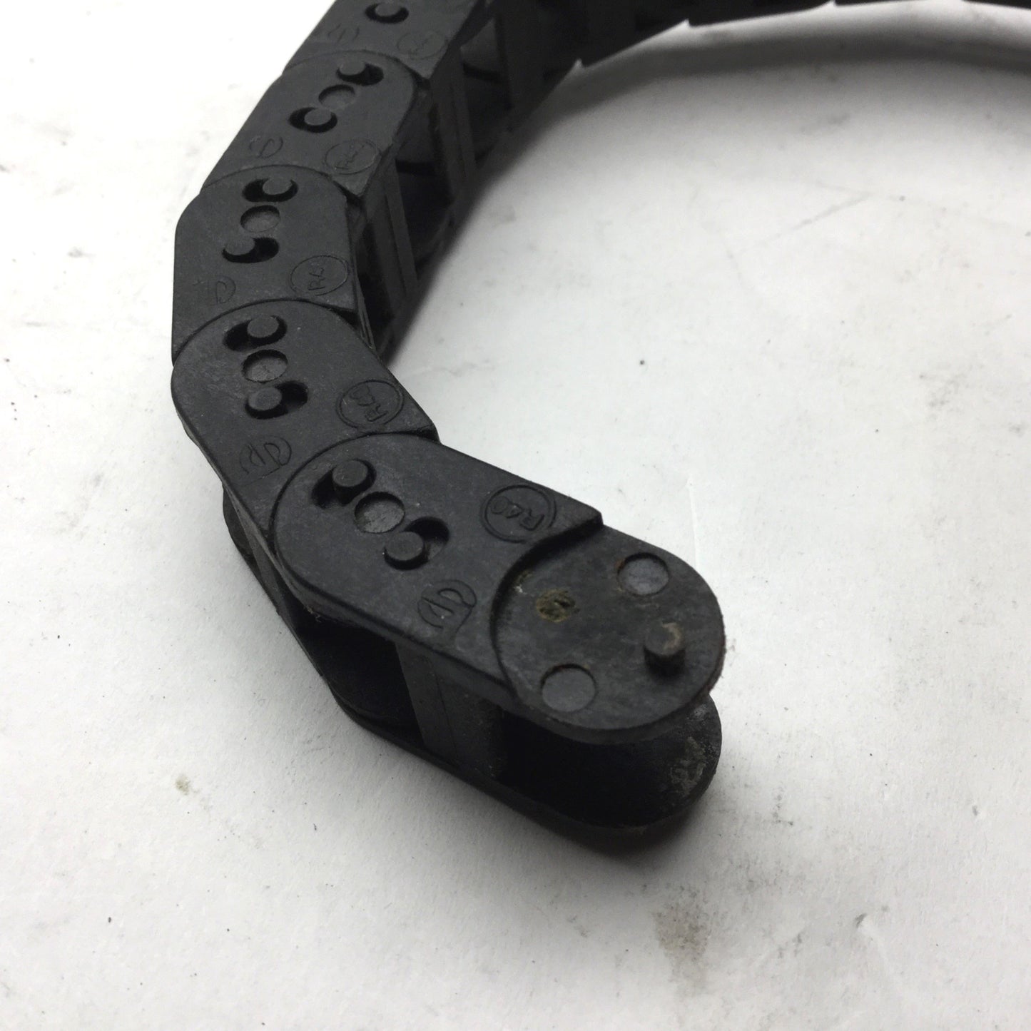 Used Igus R40 Energy Chain, 55 Links Long, 11/16" Wide, 9/16" Height, 40" Length