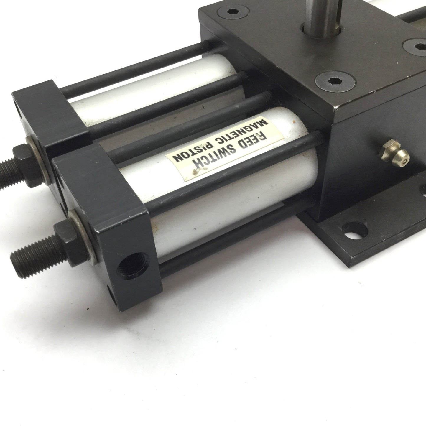 New – Open box Norgren C&C 253CA-3BA-AA490 Rotary Actuator, Bore: 1-1/8", Stroke: 90°, 1/8" NPT
