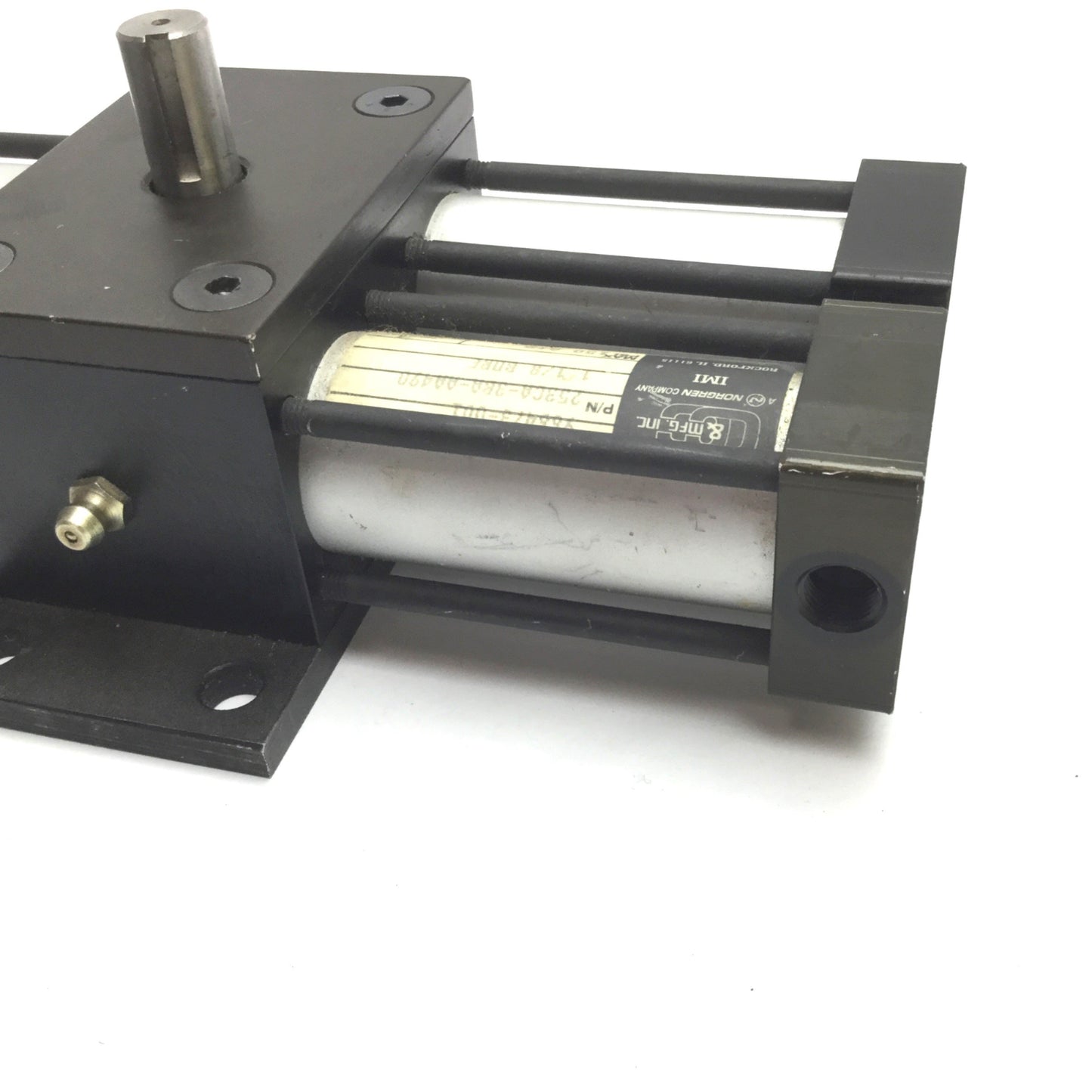 New – Open box Norgren C&C 253CA-3BA-AA490 Rotary Actuator, Bore: 1-1/8", Stroke: 90°, 1/8" NPT