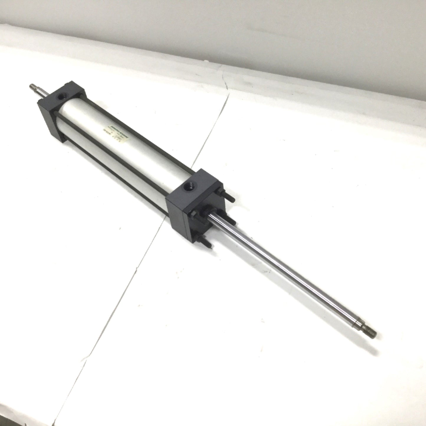 Used Numatics X3AM-10A1D-A5F2 Double Rod Cylinder, Bore: 2.5", Stroke: 10", 3/8" NPT
