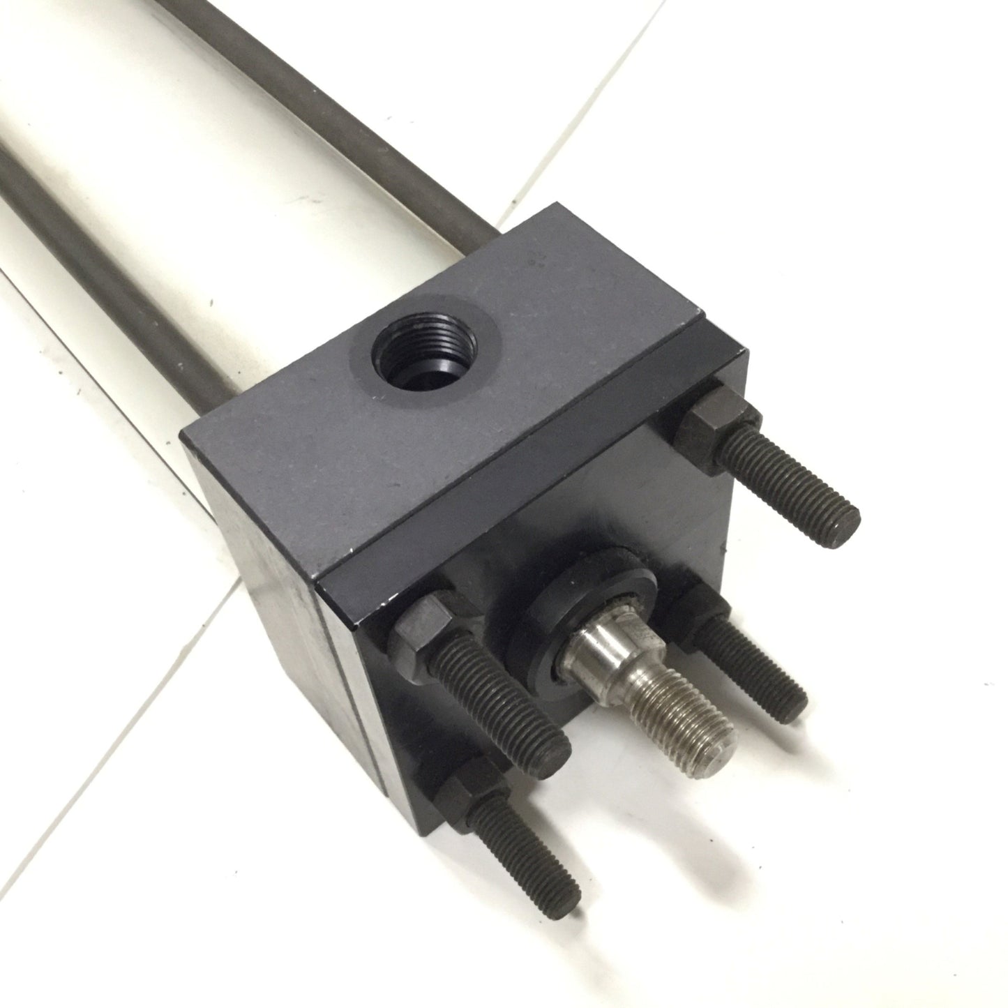 Used Numatics X3AM-10A1D-A5F2 Double Rod Cylinder, Bore: 2.5", Stroke: 10", 3/8" NPT