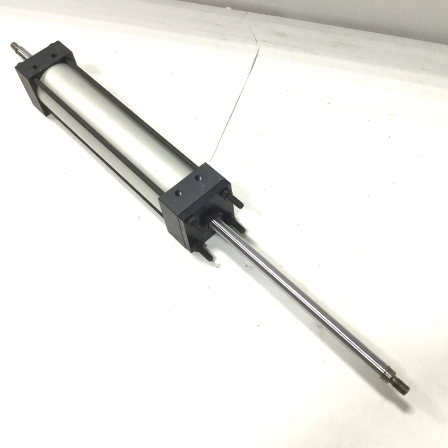 Used Numatics X3AM-10A1D-A5F2 Double Rod Cylinder, Bore: 2.5", Stroke: 10", 3/8" NPT