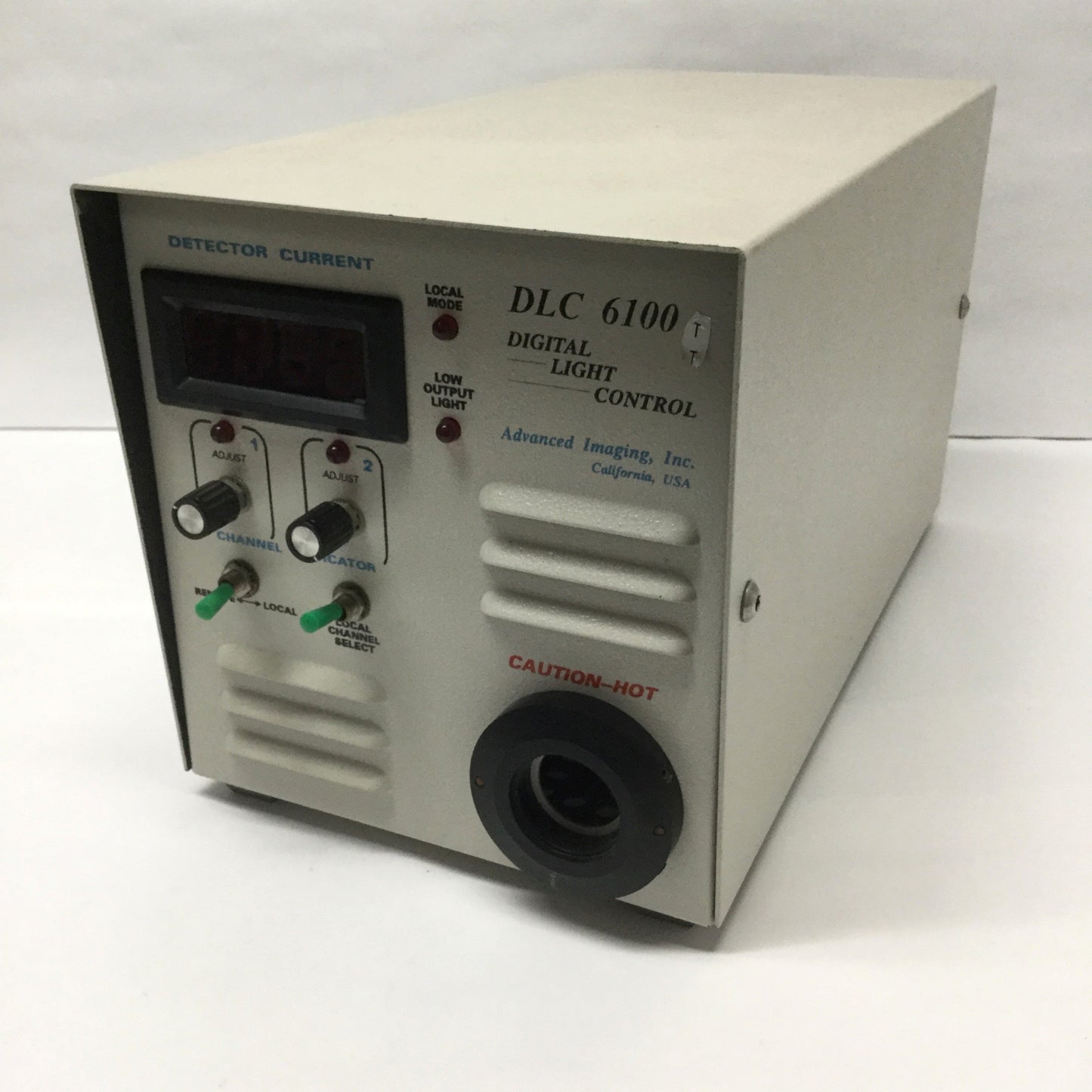Used Advanced Imaging DLC-6100 Fiber Optic Light Source Illuminator Current LCD 115V