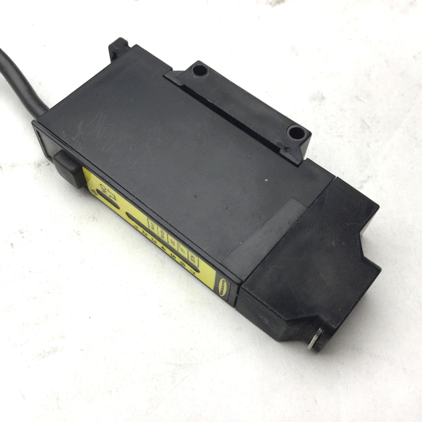 Used Banner D12EN6FV Fiber Optic Sensor, Output: NPN, Supply Voltage: 10-30VDC