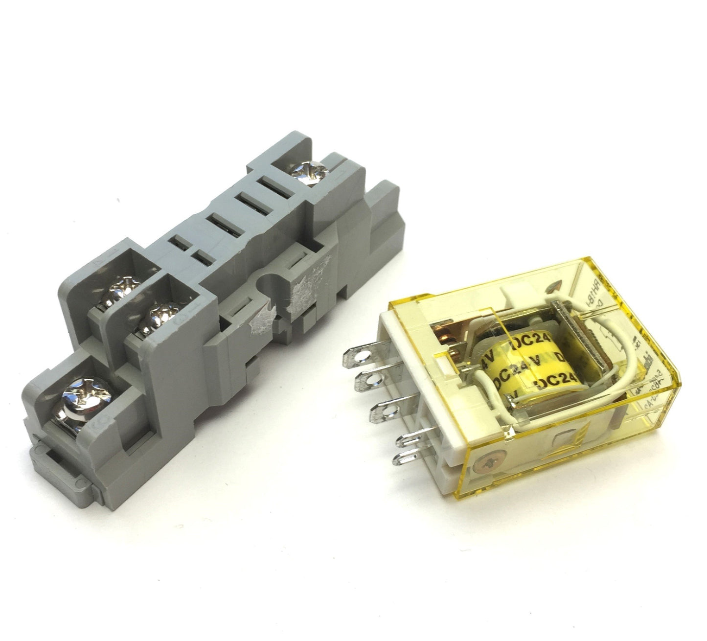 Used Lot of 3 Idec RH1B-ULD Ice Cube Relays, Voltage: 24VDC 10A w/Sockets SH1B-05