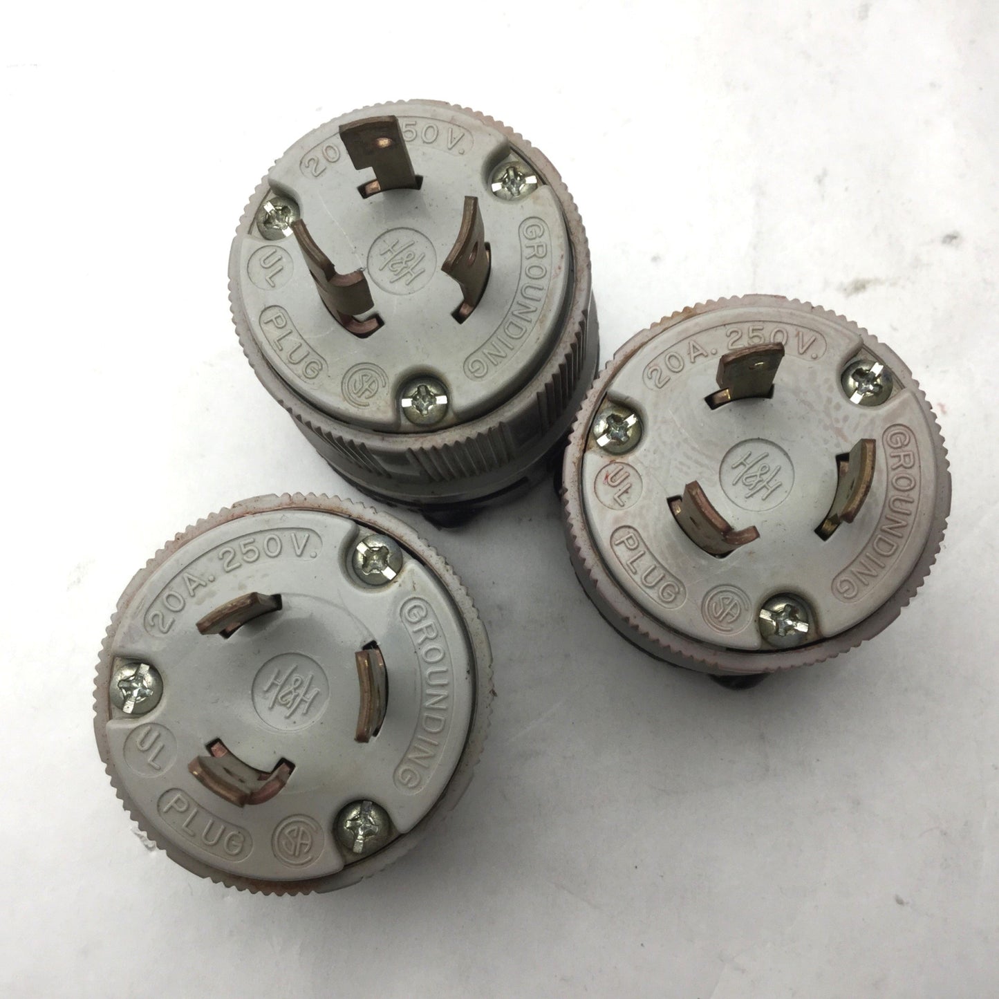 Used Lot of 3 Arrow Hart 20A 250VDC Turn Pull Locking Grounding Male Electrical Plug