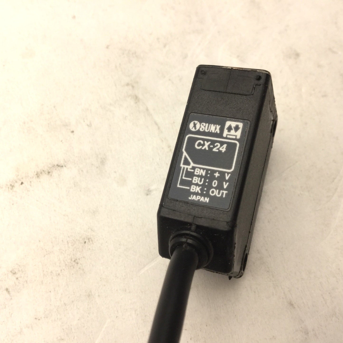 Used SUNX CX-24 C8 Photoelectric Sensor, 300mm Range, NPN, 12-24VDC