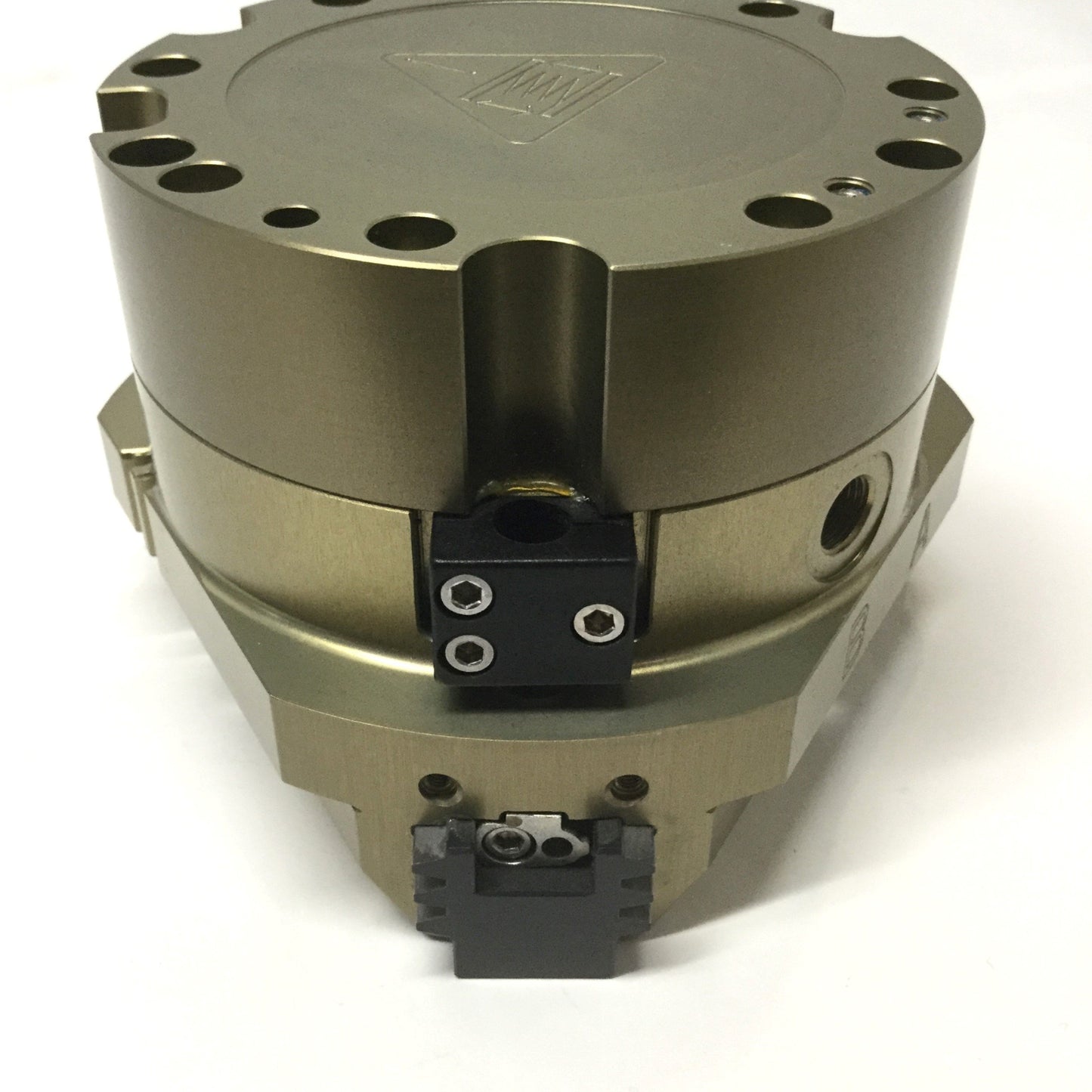 Used SCHUNK PZN+100-1-IS Centric Gripper, 3-Jaw, 10mm Stroke, 87psi, 2700N Force
