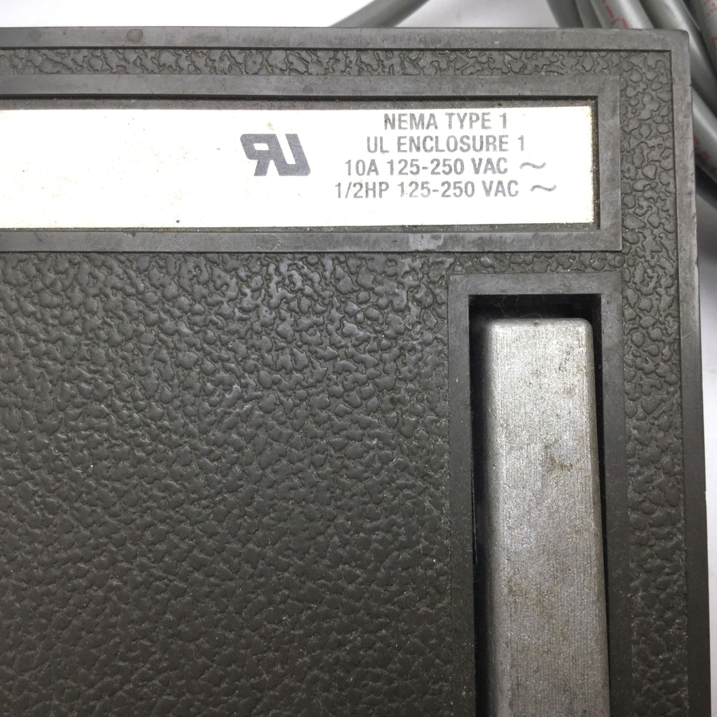Used Linemaster 68-S2 Footswitch, Momentary, 2-Pedal, SPDT, 125-250VAC 10A 1/2HP