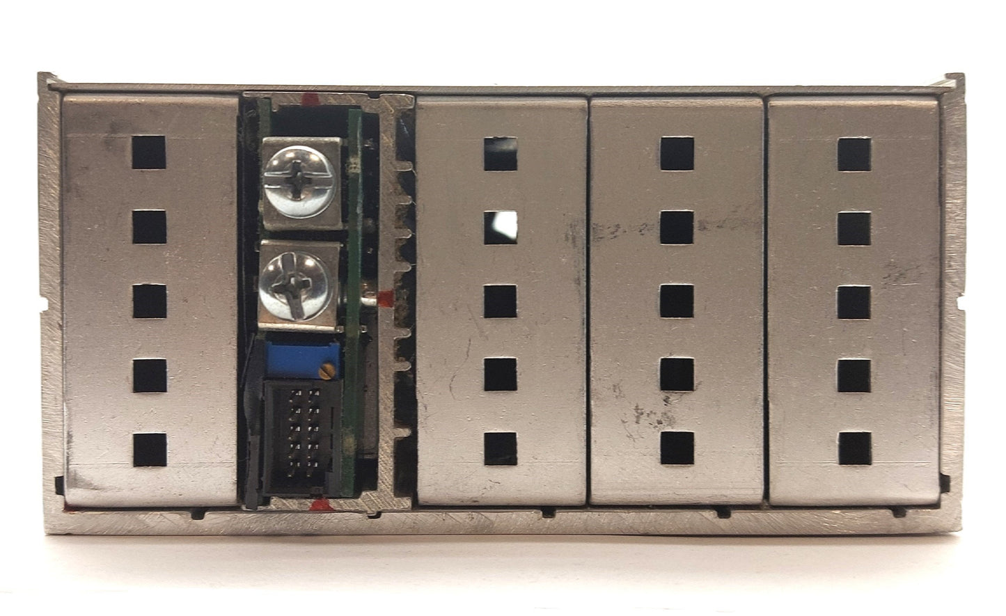 Used LAMBDA UAJ1P DC Power Supply Output: 24VDC 8.5A Input: 90-250VAC 6.7A 50/60Hz
