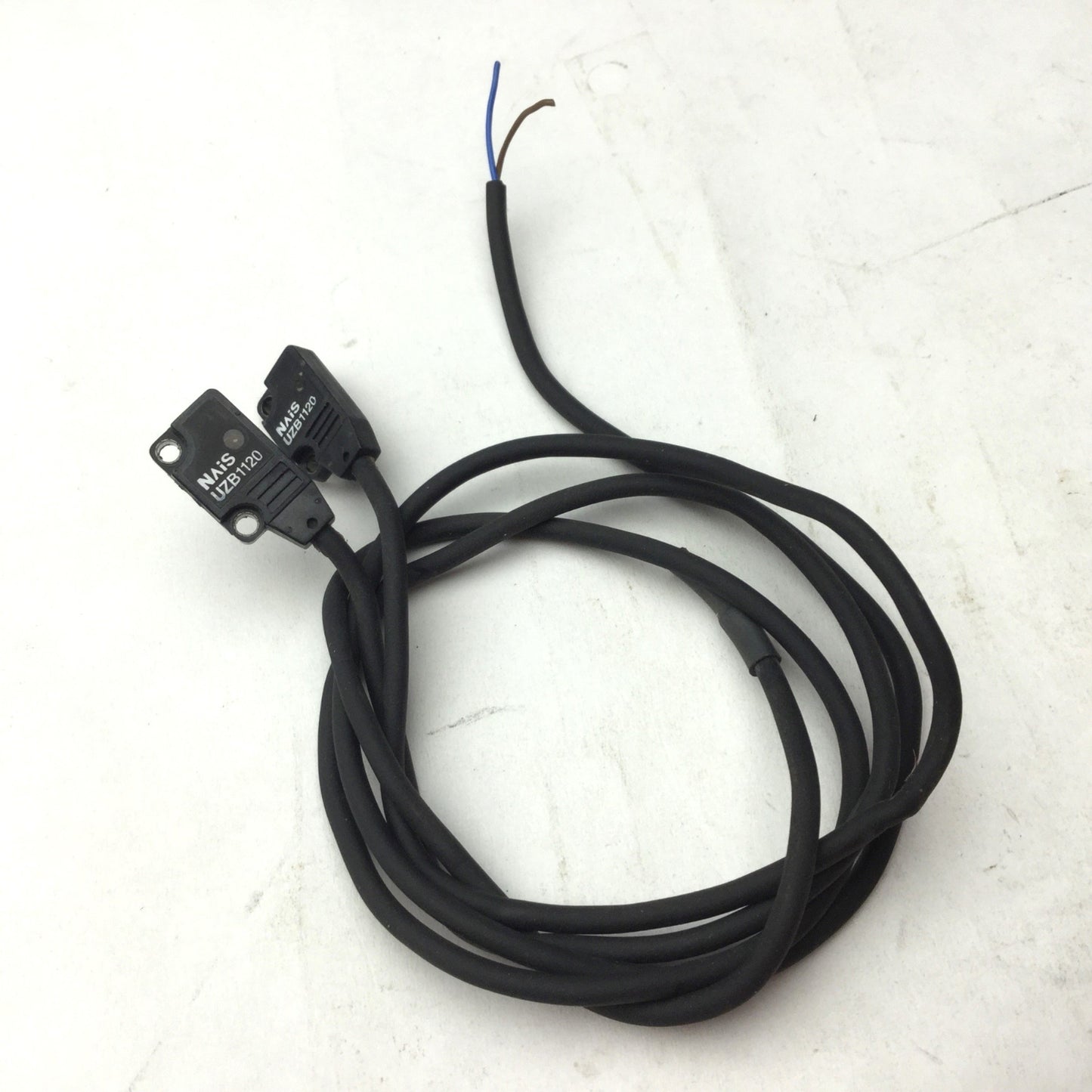 Used Lot of 2 NAiS UZB1120 Photoelectric Sensors, Cable Length: 14"