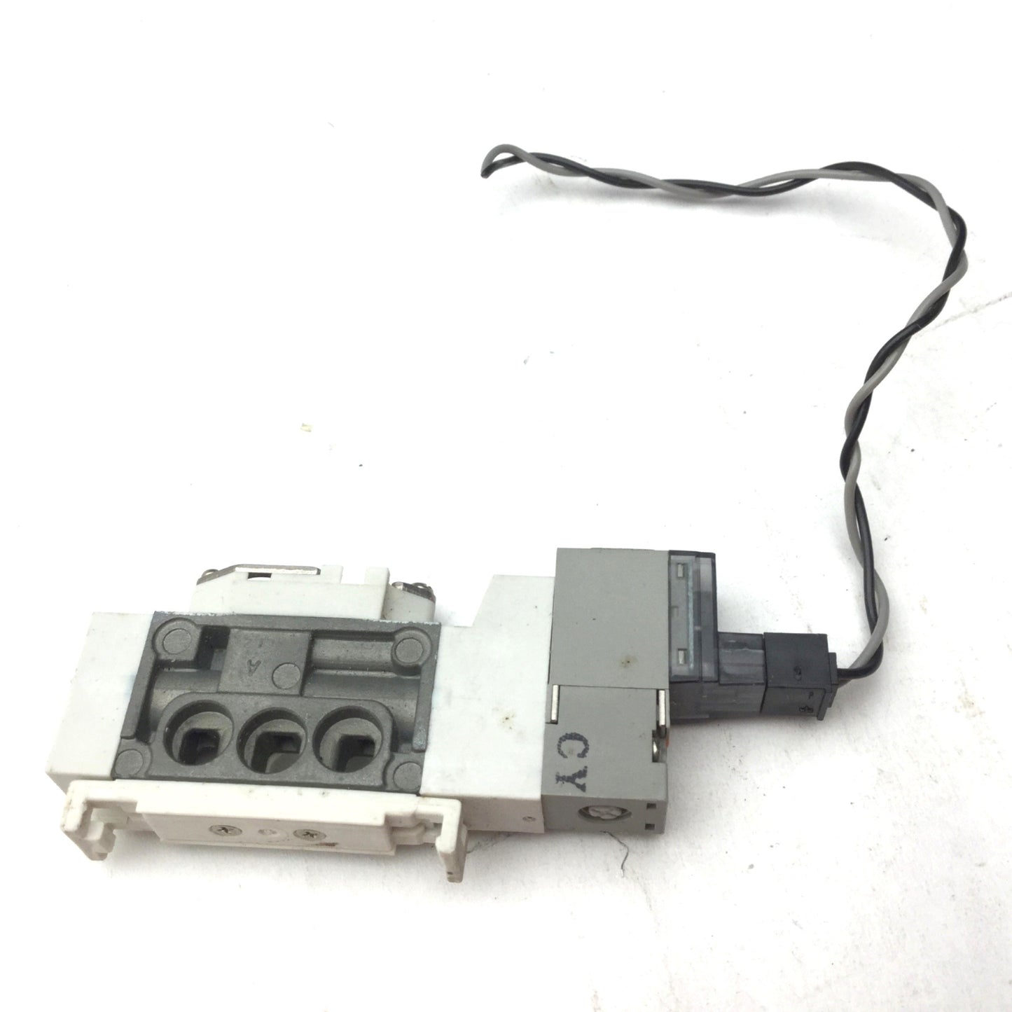 Used  SMC SY3160-5LOZ-M5 Pneumatic Solenoid Valve 24VDC, M5 Ports, 2-Position, 5 Port