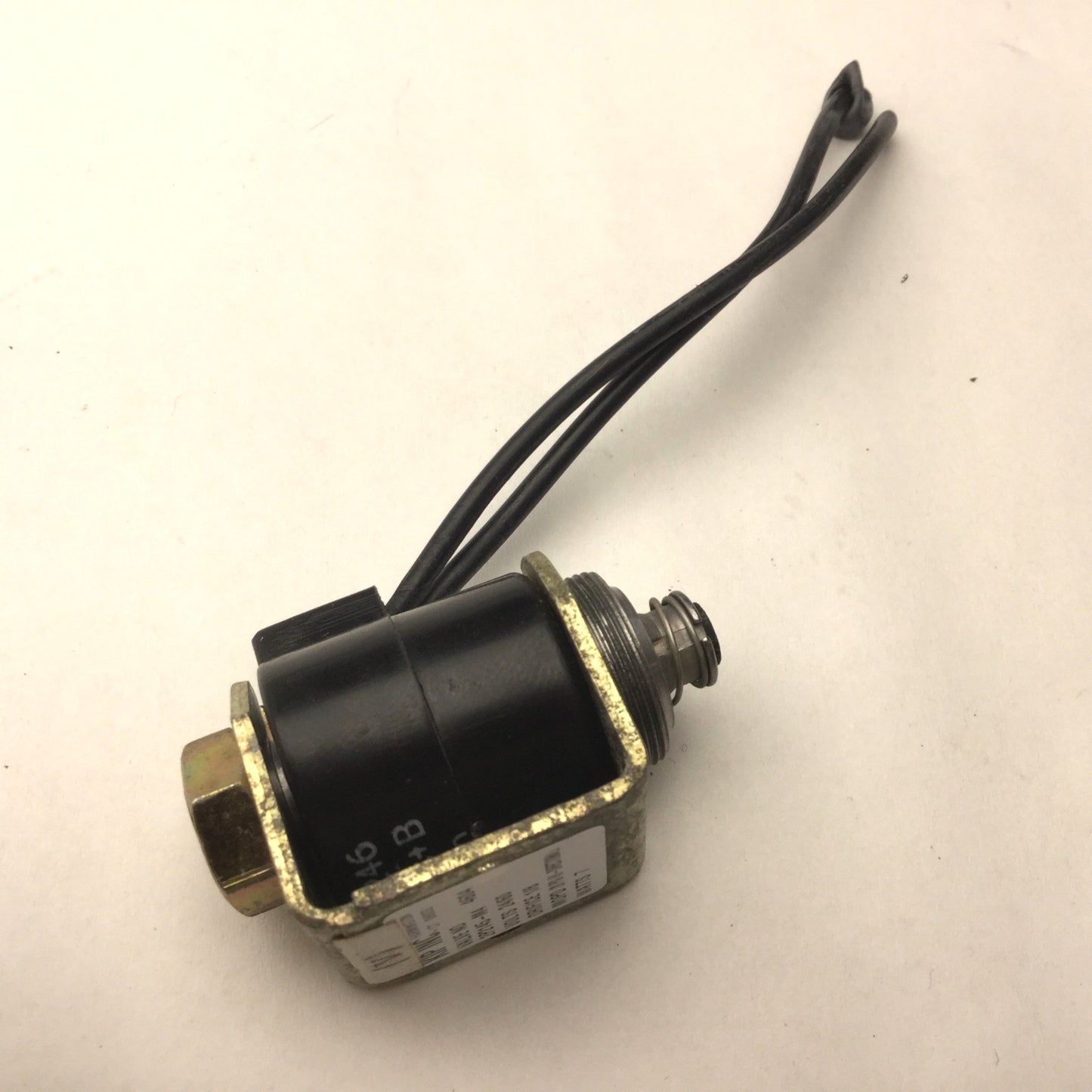 Used KIP 2P2145-M4 Valve, Orifice: 1/8", Voltage: 24/60V, Power: 7 Watts