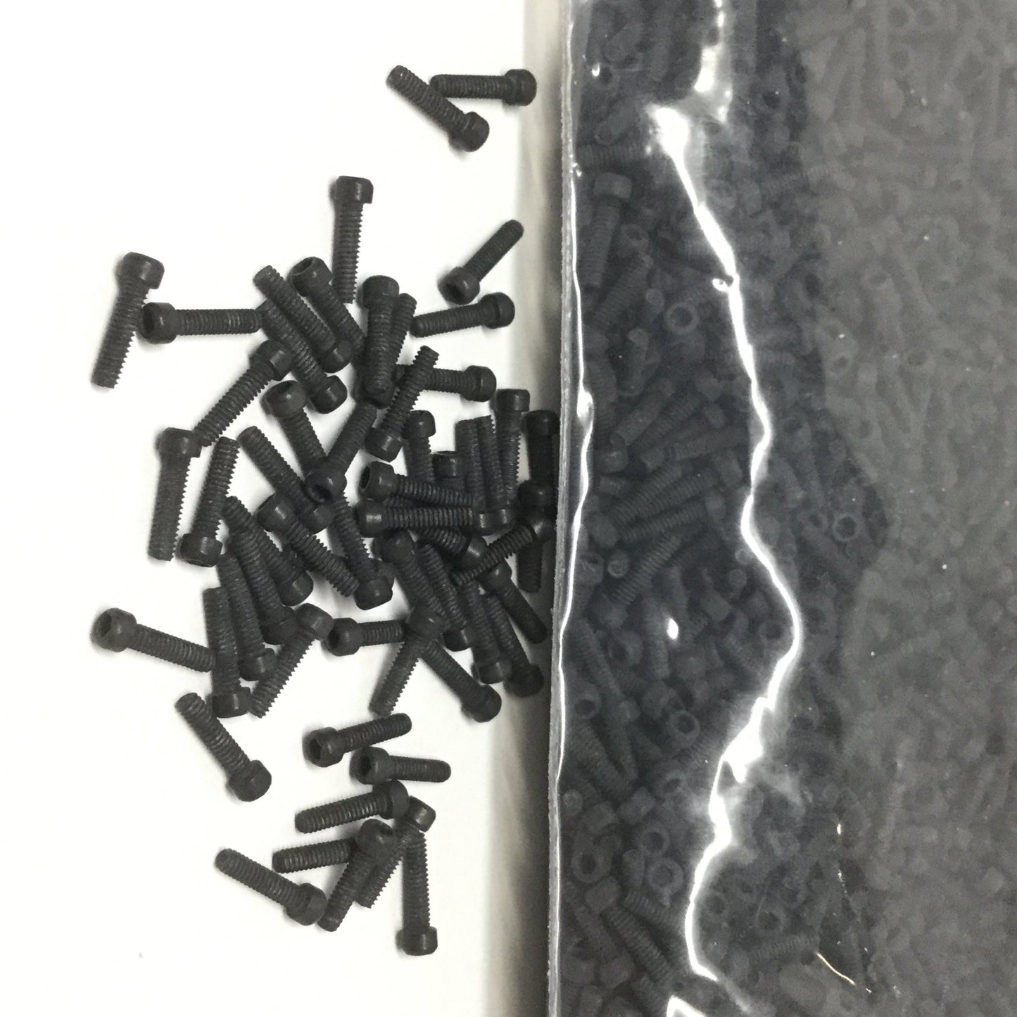 New – Open box Lot of 5000 #0-80 x 1/4" SHCS Socket Head Cap Screws Class 12.9 Alloy Steel