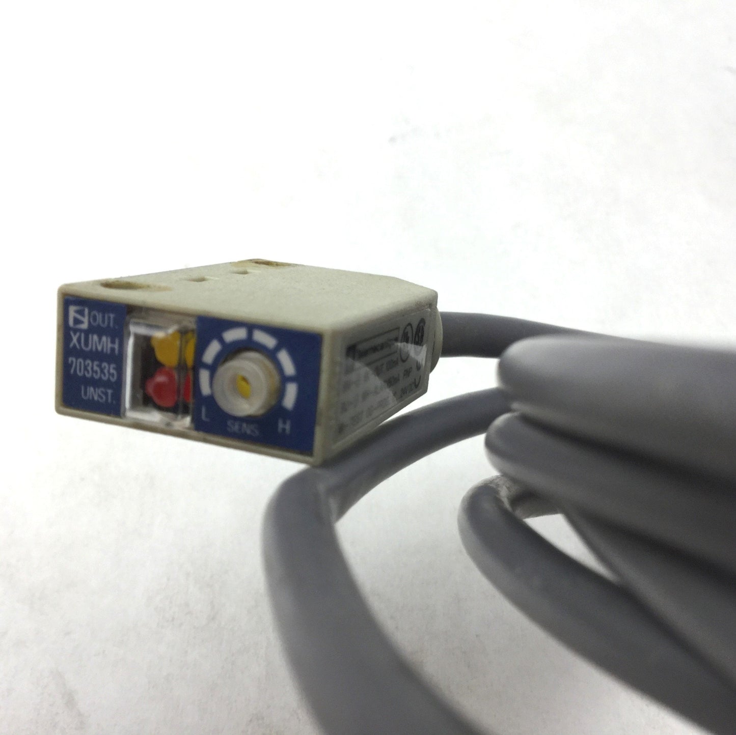 Used Telemecanique XUMH 703535 Photoelectric Sensor, PNP, 12-24VDC, 100mA